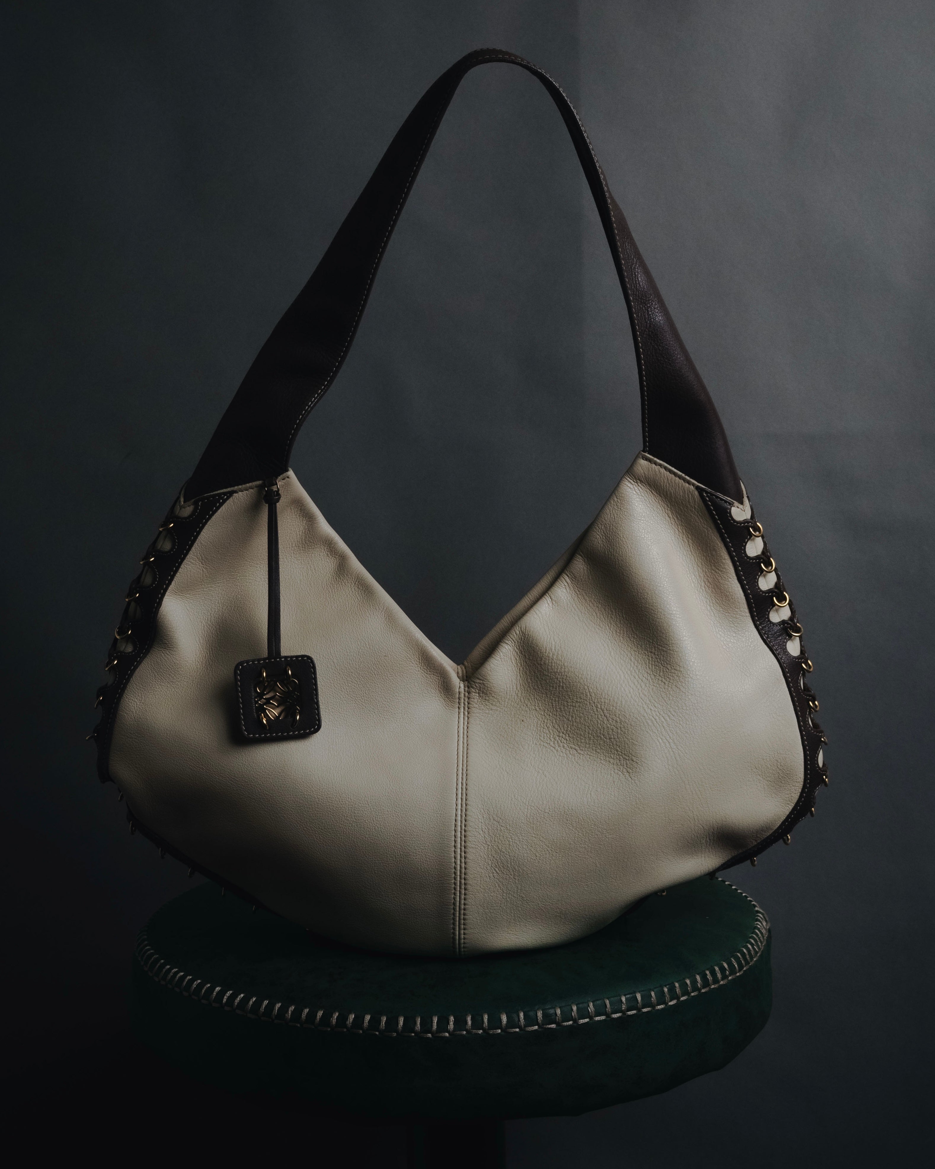 LOEWE (ロエベ) - 00s レースアップ ホーボーバッグ - ベージュ 