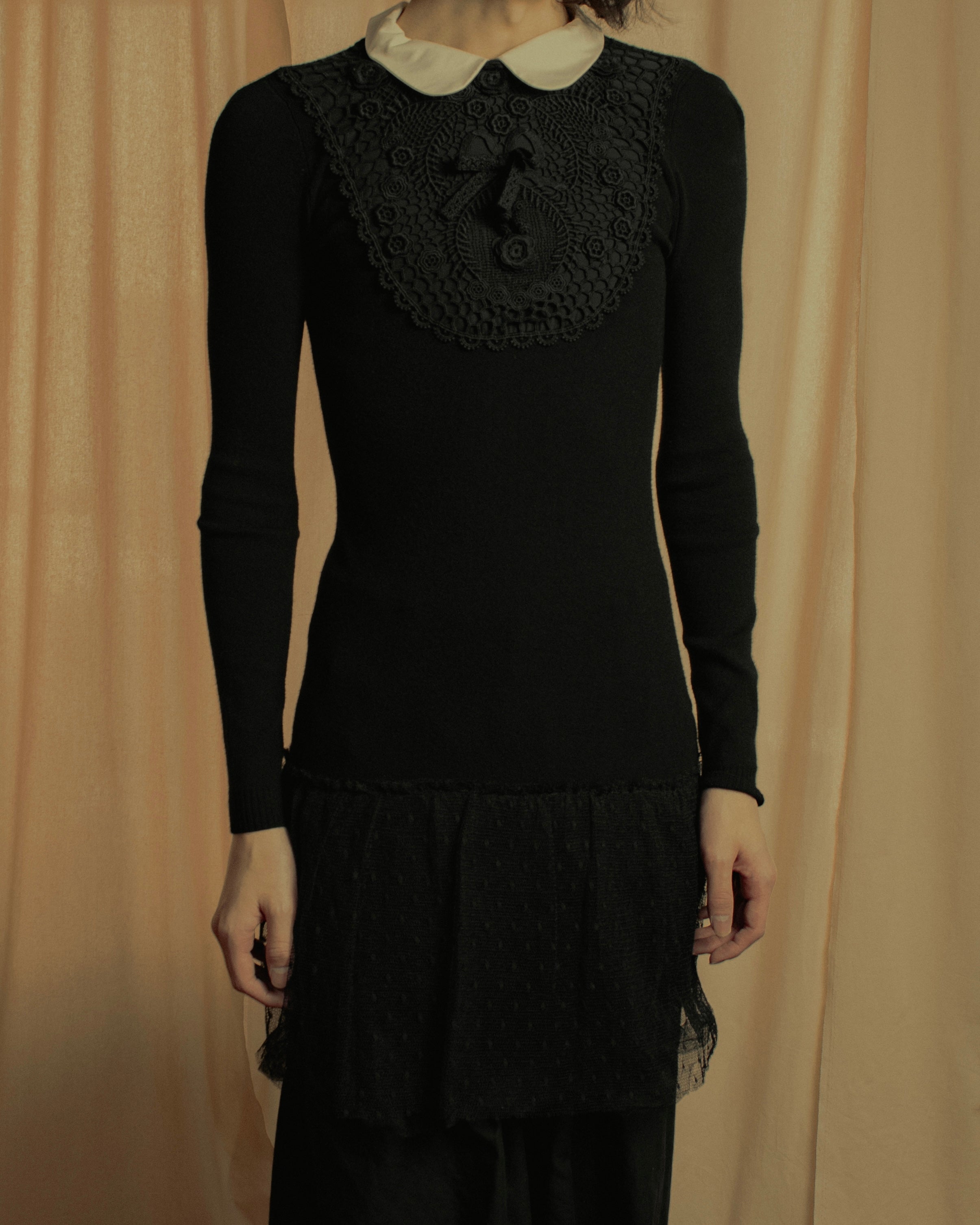 RED VALENTINO - Lace Bib Knit Tunic Dress - Black - XS Size - Peter Pan Collar Long Sleeve MOOD RED VALENTINO - Lace Bib Knit Tunic Dress - Black - XS Size - Peter Pan Collar Long Sleeve MOOD