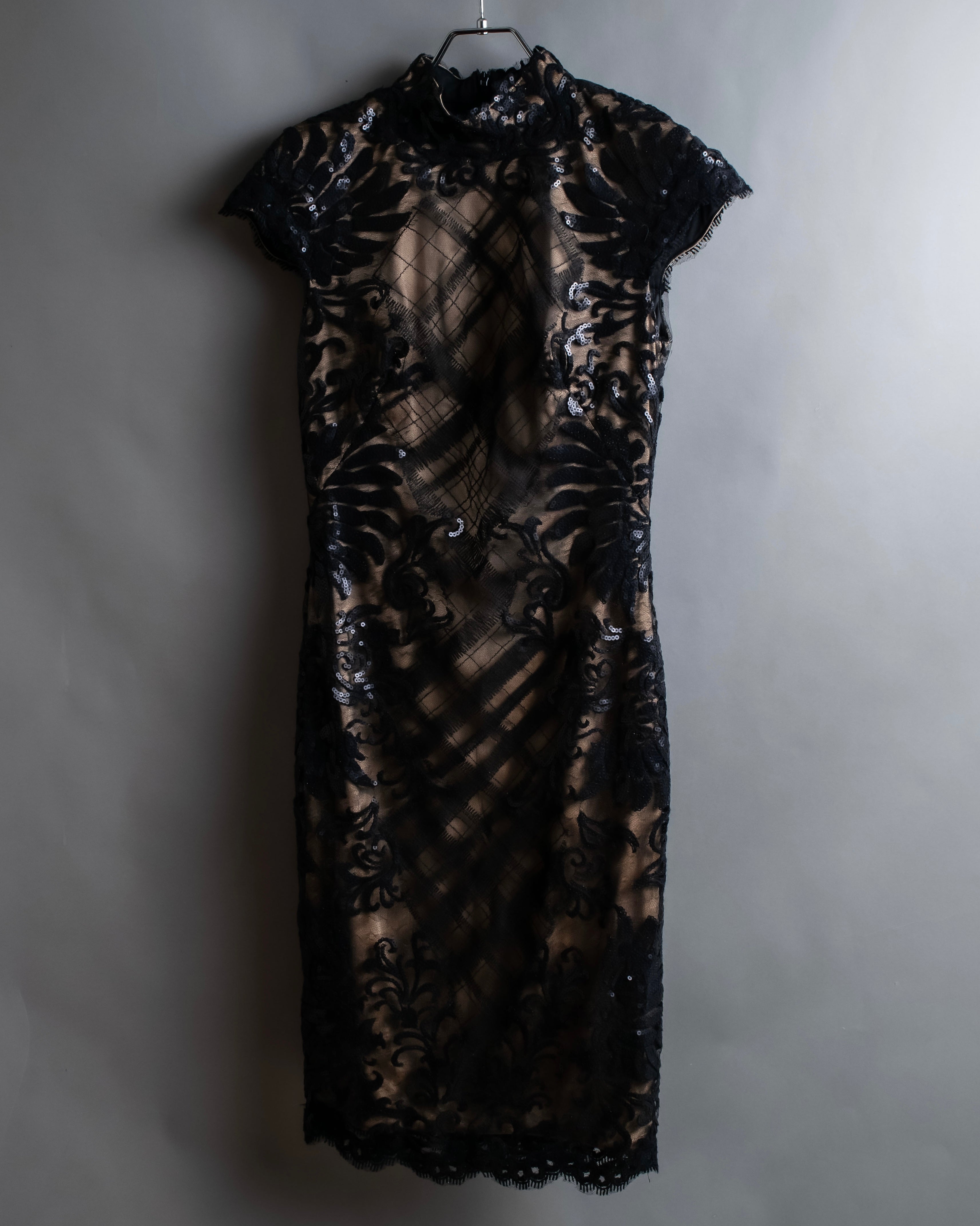 TADASHI SHOJI" Lace docking sequin design sleeveless long dress MOOD TADASHI SHOJI" Lace docking sequin design sleeveless long dress MOOD