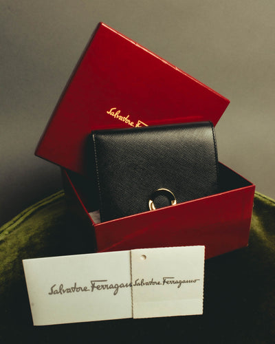 "Salvatore Ferragamo" 80's–00's Classic gancini bifold wallet
