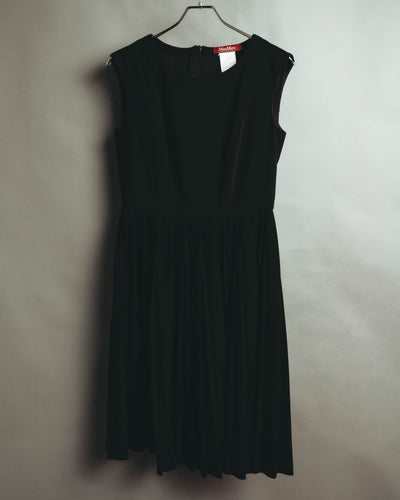"Max Mara Studio" 00's-10's Elegant sleeveless pleated midi dress