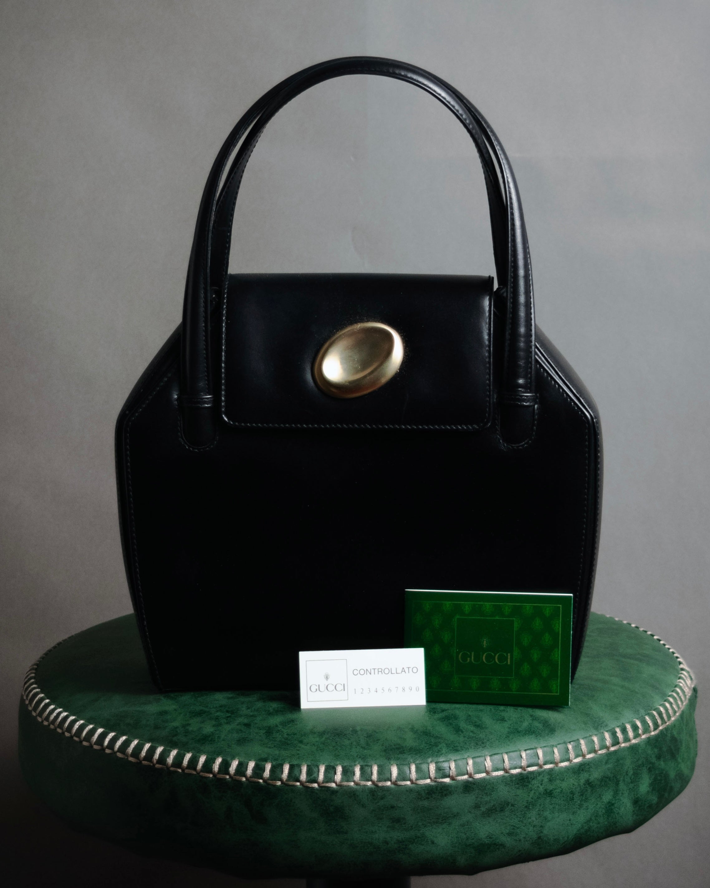 GUCCI (グッチ) - オーバル金具 トップハンドルバッグ - ブラック 