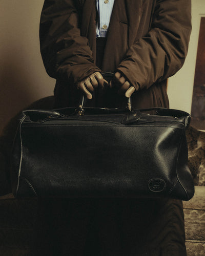 -SPECIAL- "GUCCI" 70's-80's Crest-detailed black leather two-way duffle bag