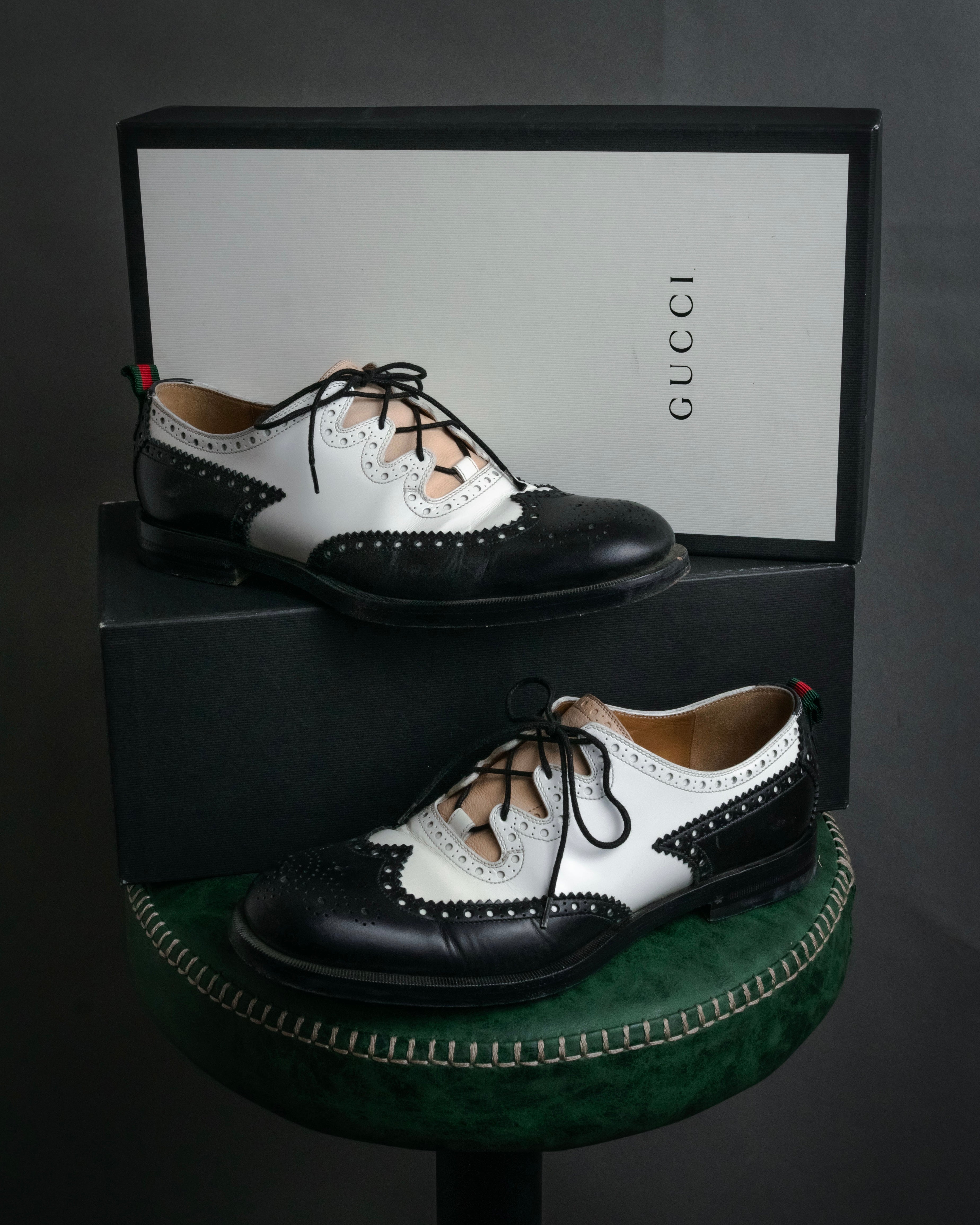 GUCCI - Wingtip Shoes - Black