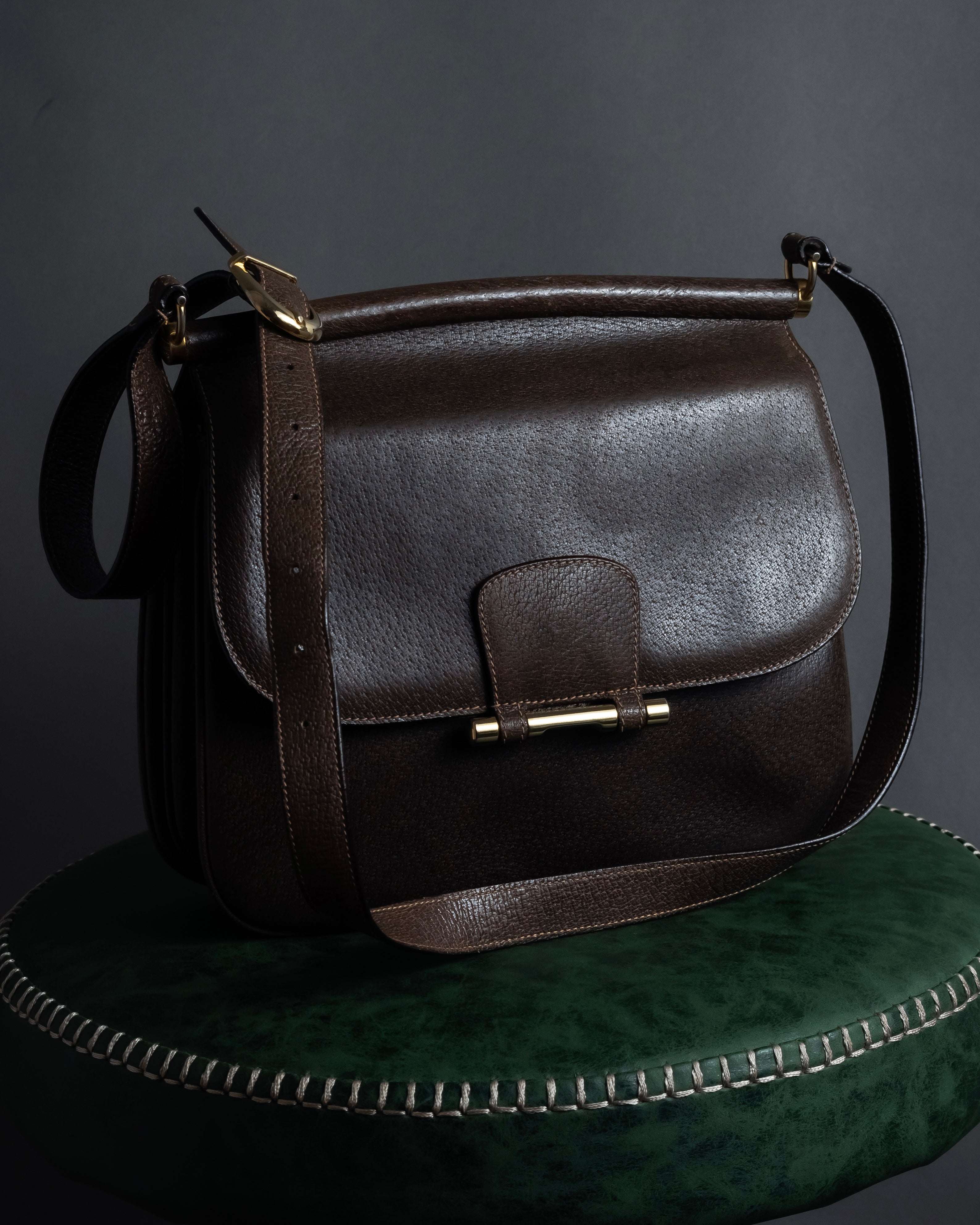 GUCCI (グッチ) - レザー ショルダーバッグ - ブラウン - バー金具 