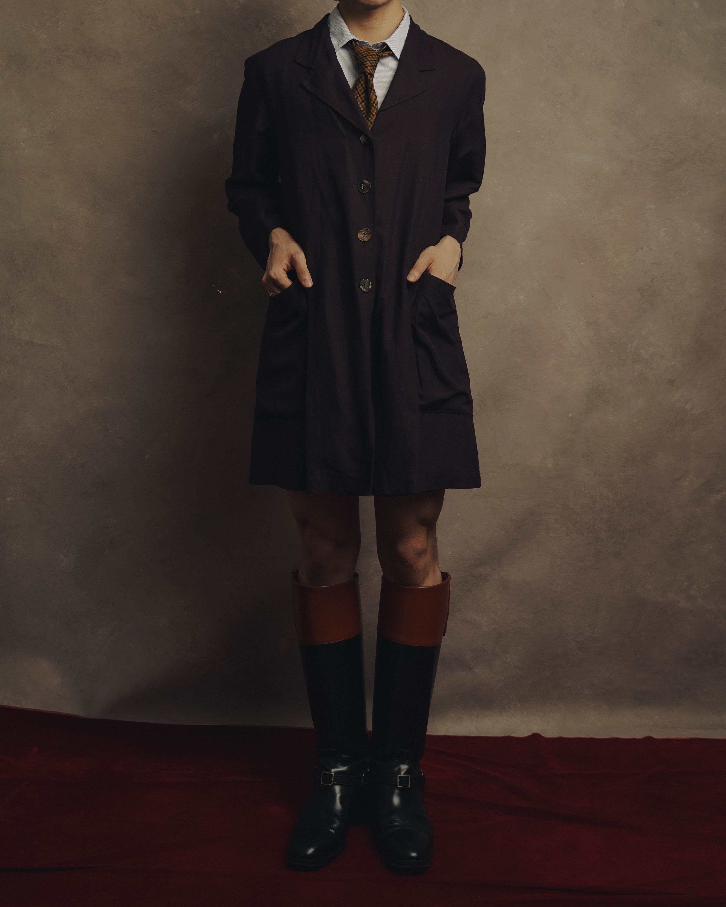 DRIES VAN NOTEN（德里斯·范诺顿）—套装：西装领长款外套& 短裤—棕色