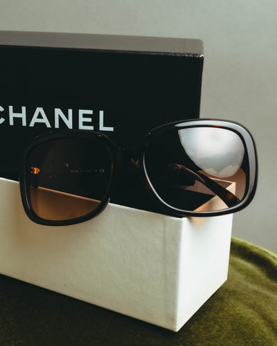 "CHANEL" 00's-10's Iconic bow sunglasses