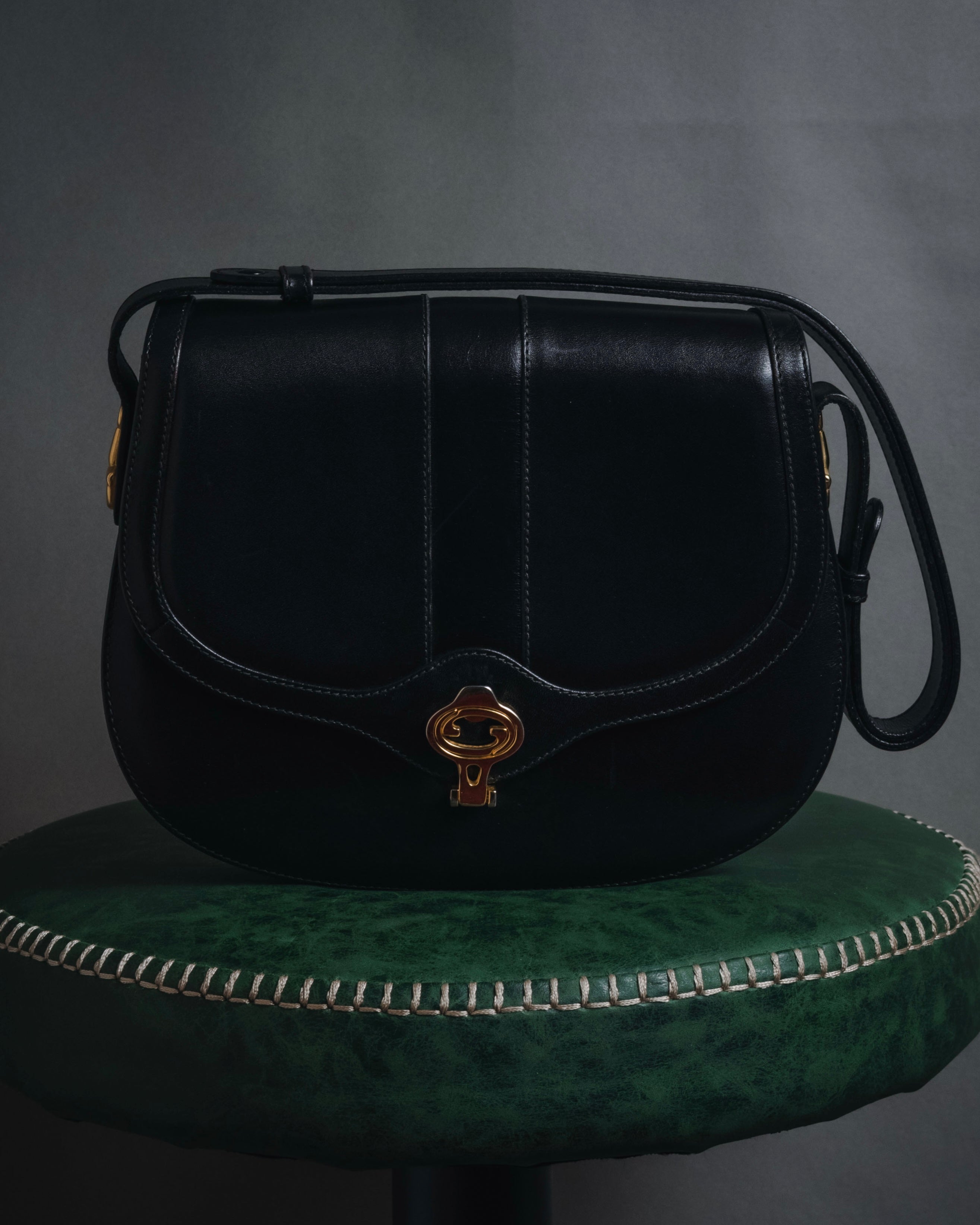 GUCCI (グッチ) - ボックスカーフ ショルダーバッグ - ネイビー 