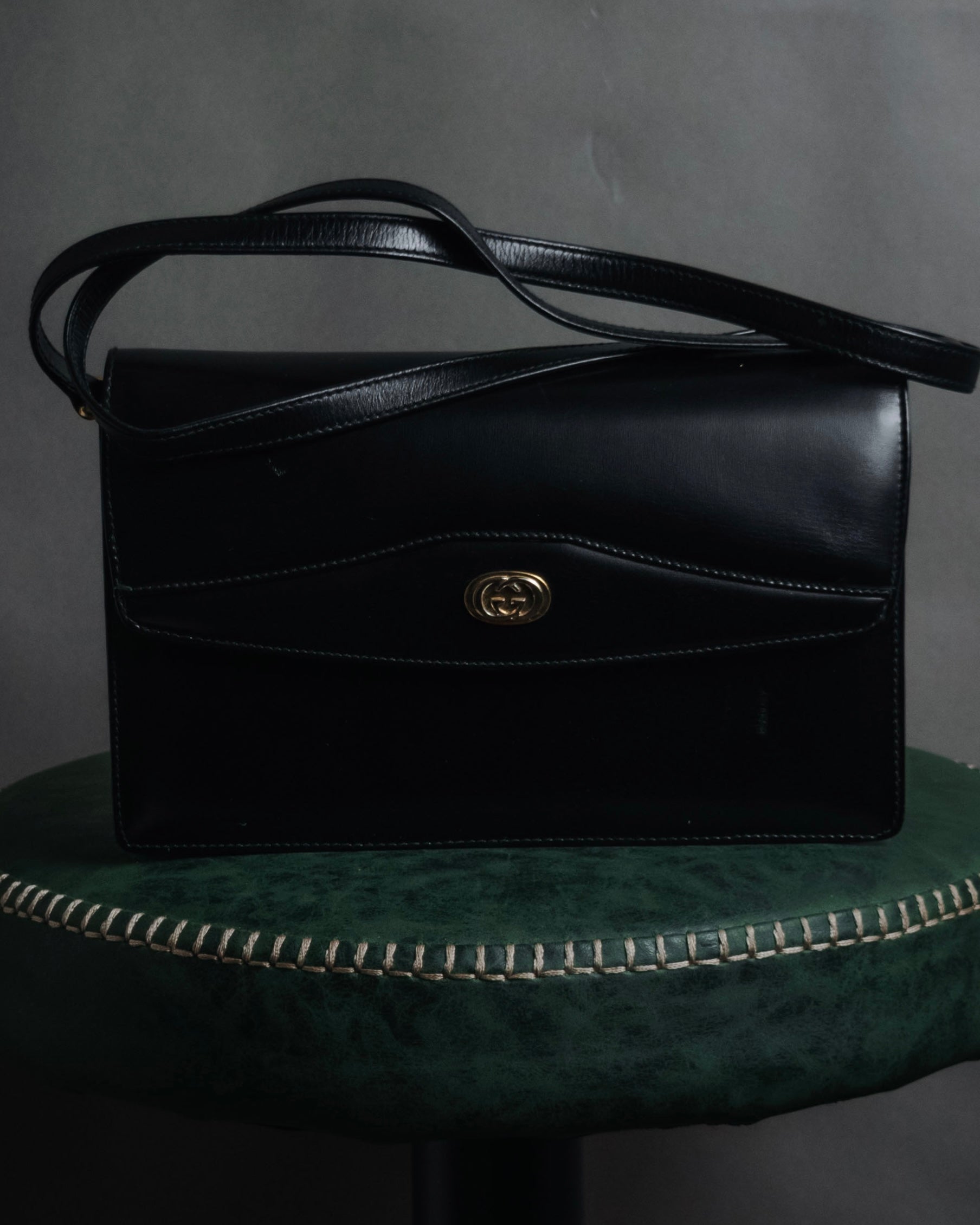 GUCCI (グッチ) - ショルダーバッグ - ブラック - ヴィンテージ レザー 