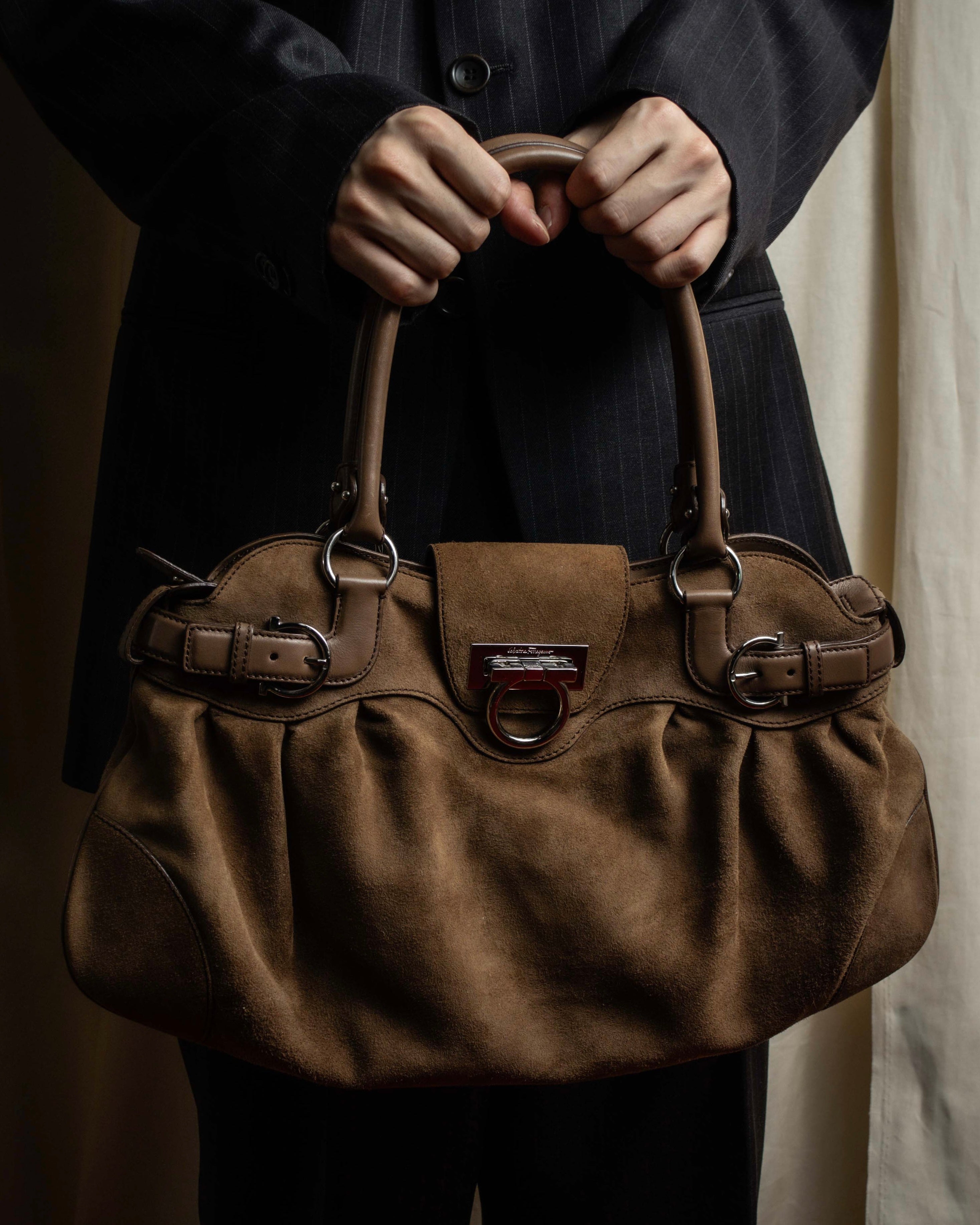 フェラガモ スエード ハンドバッグ Salvatore Ferragamo