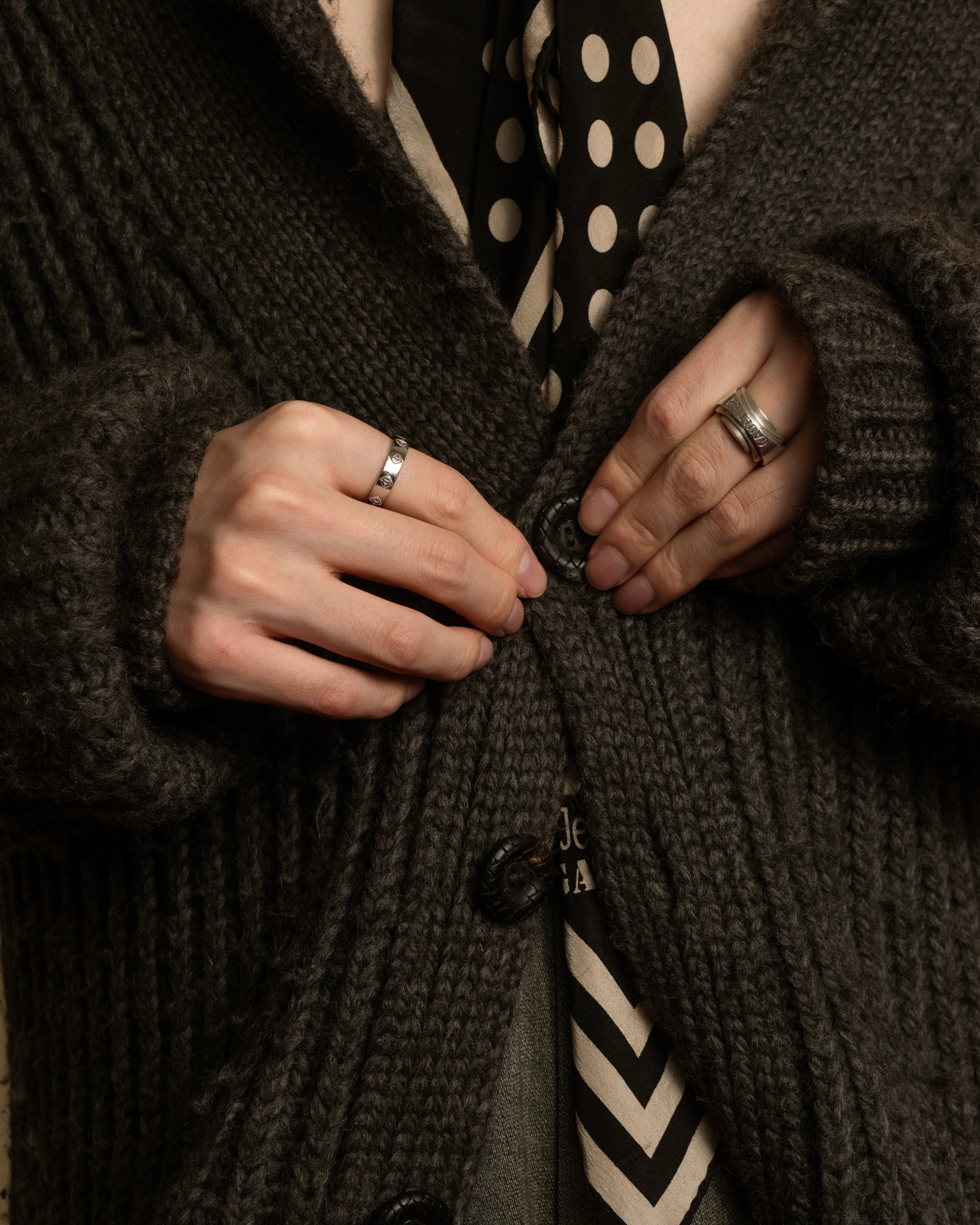 冬の小物が担ってきたもの：体温、階級、美意識