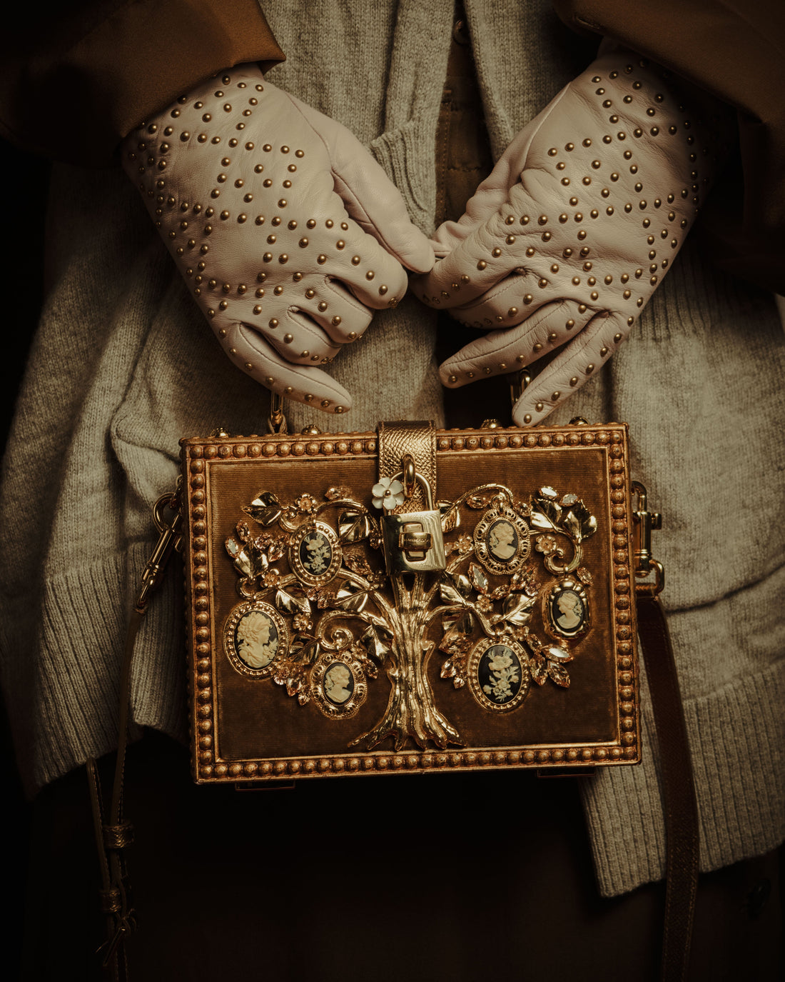 バッグはなぜ“待つもの”になったのか  供給管理、入荷配分、地域差。待ち時間が価値に変換されるロジック