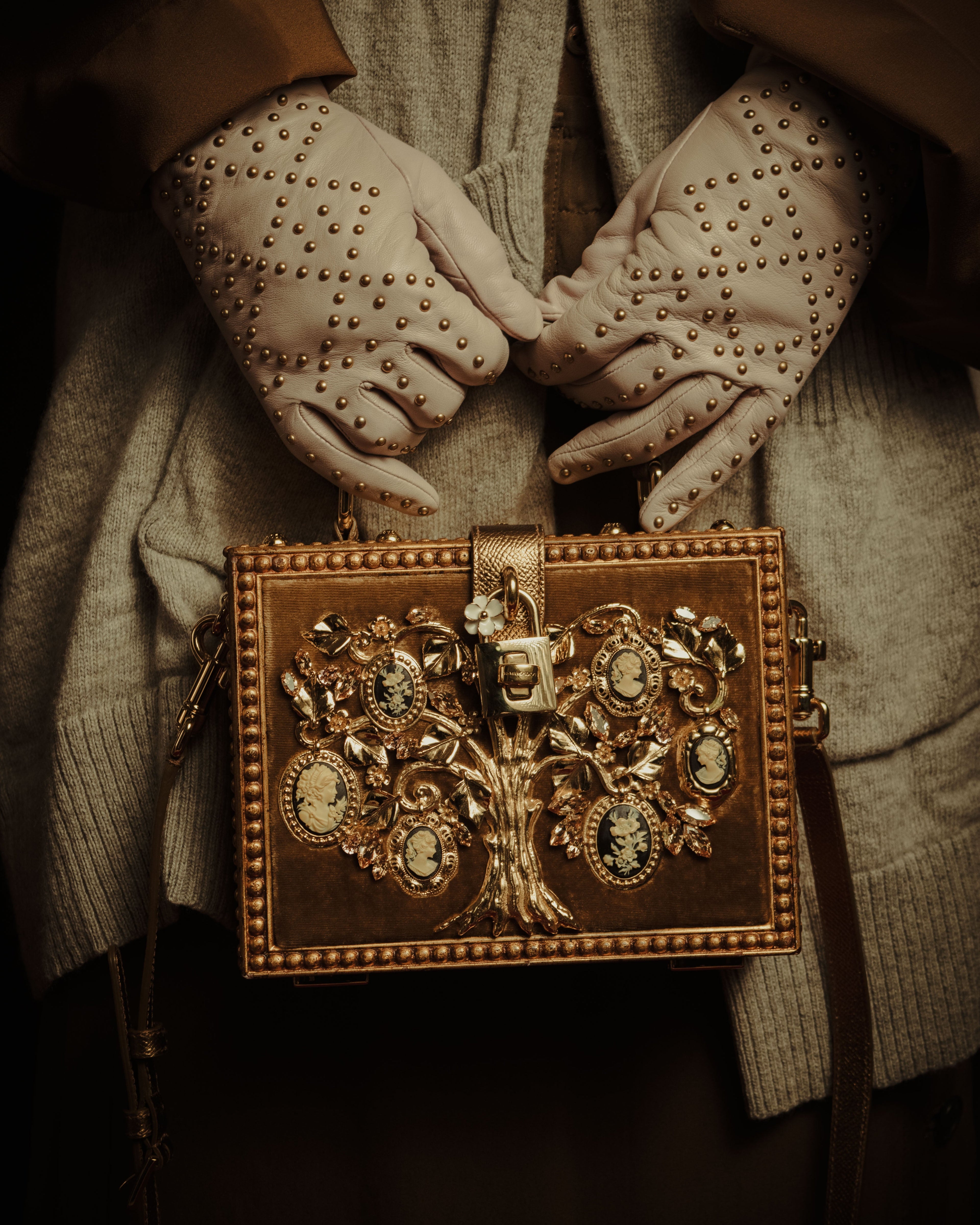 バッグはなぜ“待つもの”になったのか  供給管理、入荷配分、地域差。待ち時間が価値に変換されるロジック