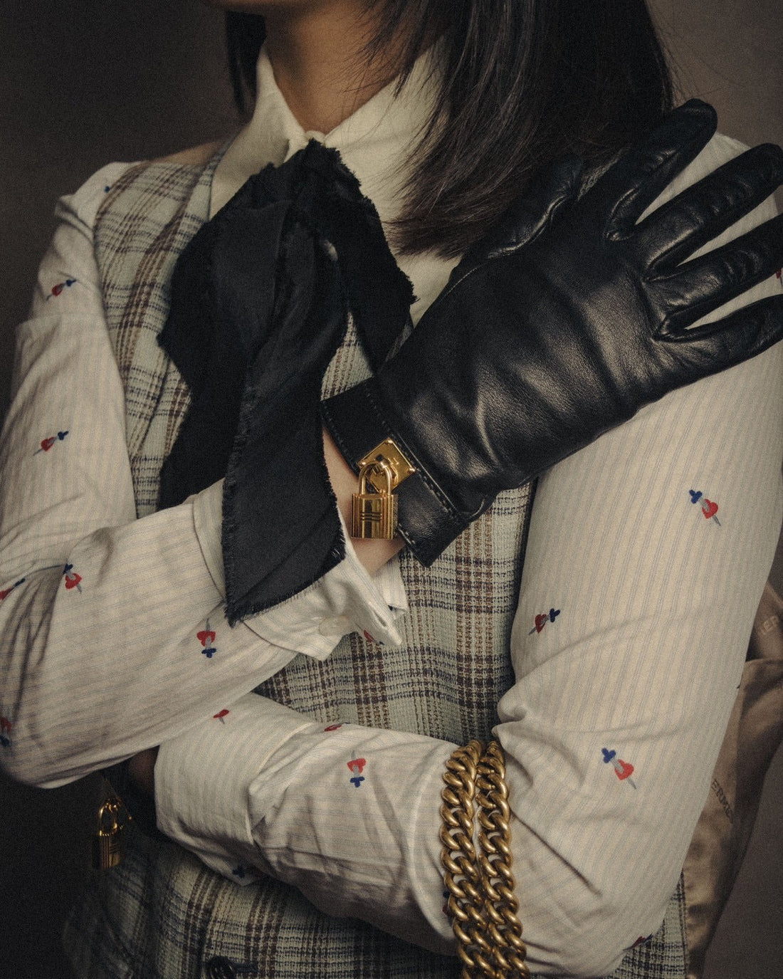 SSを完成させるのは、服そのものより“小物の文法”かもしれない  シャツ、ネクタイ、スカーフ、小物を、歴史とラグジュアリーの視点で読み直す