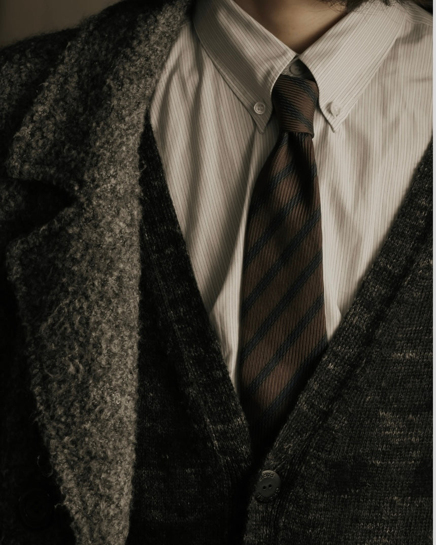 素材で読むモード――ツイード、ギャバジン、シアリング、シルク。素材の物語とお手入れの基本、長く着るための知恵