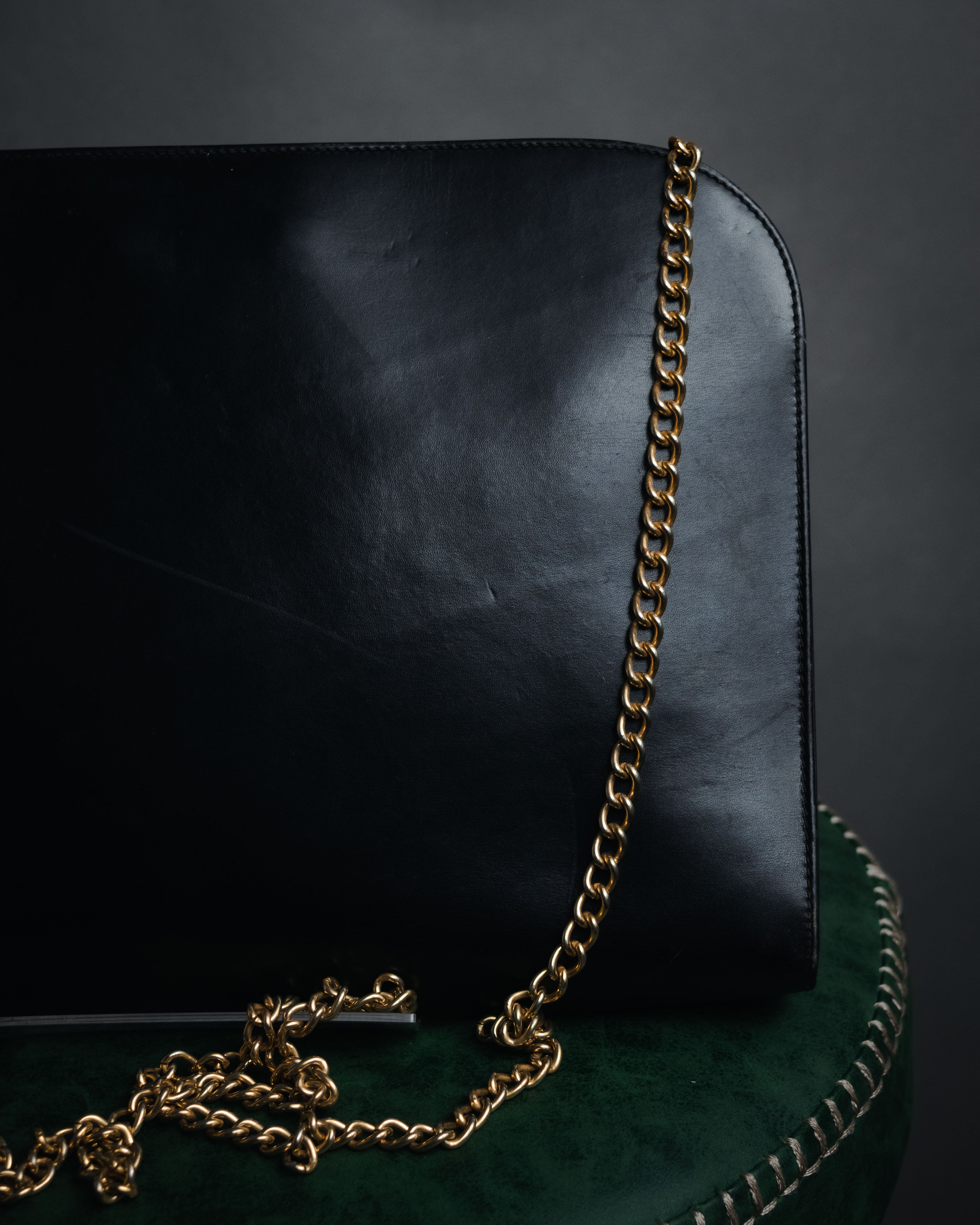 "Salvatore Ferragamo" 90’s Iconic gancini chain shoulder bag