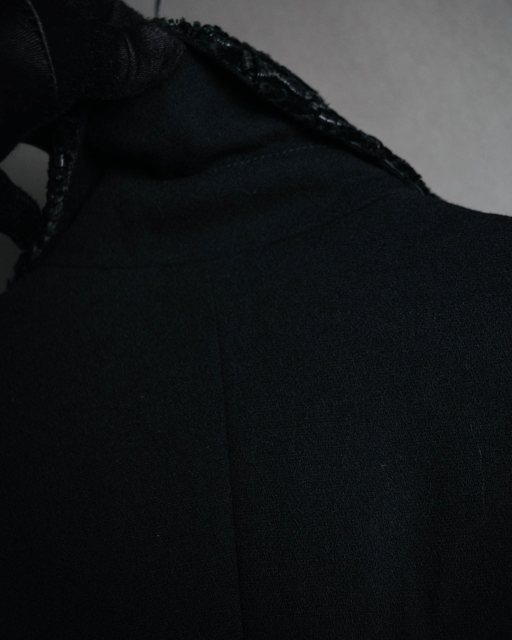 –SPECIAL– “FENDI” 90’s Embroidered collar long tailored jacket