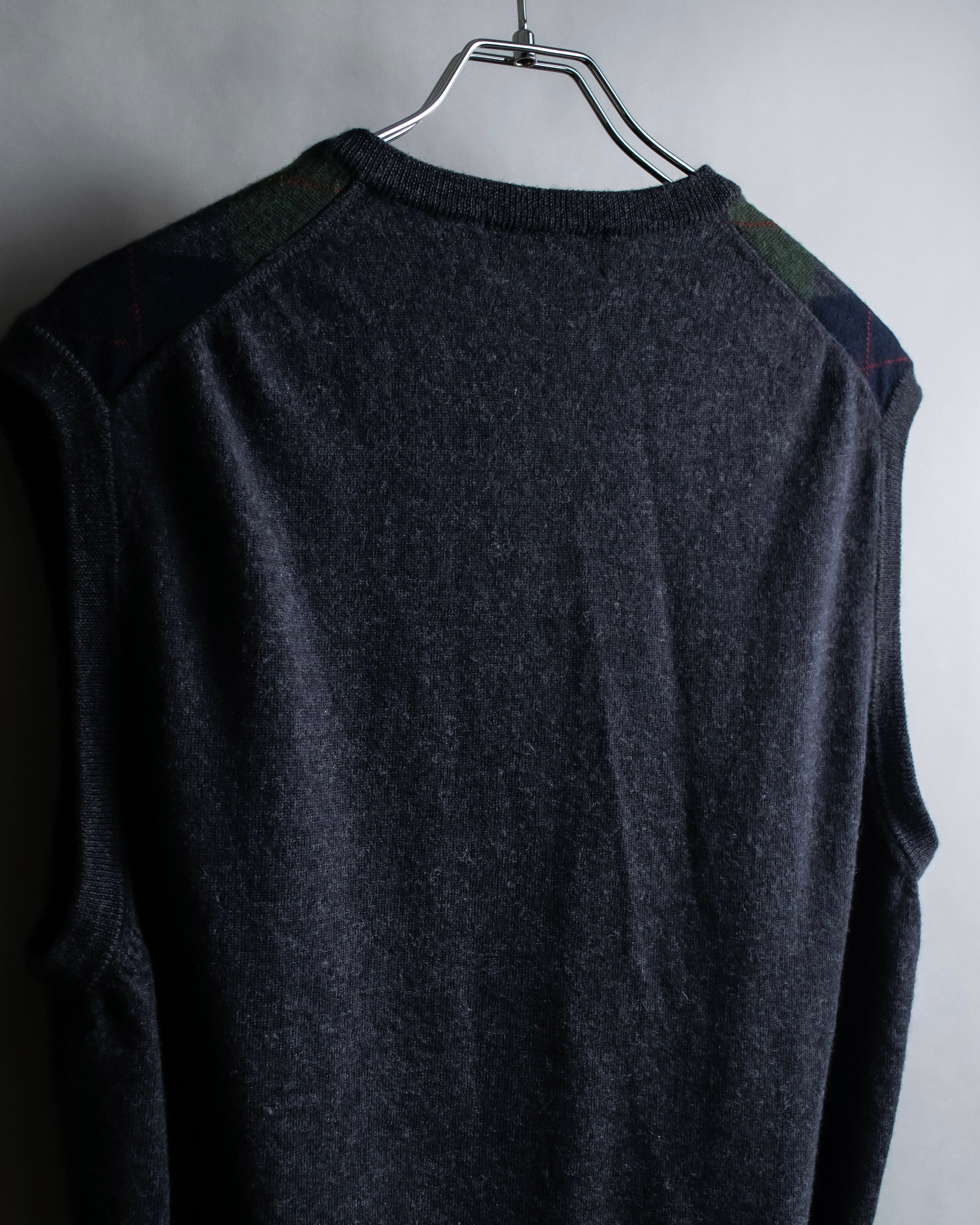 "Vintage argyle pattern knit vest"