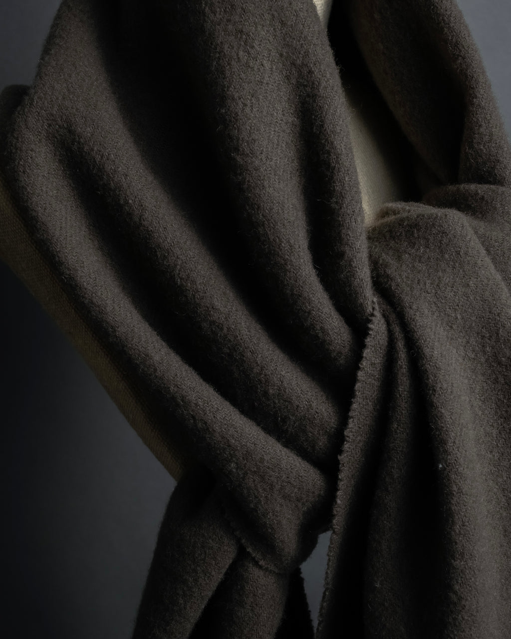 "Vivienne Westwood" Logo engraved wool long muffler