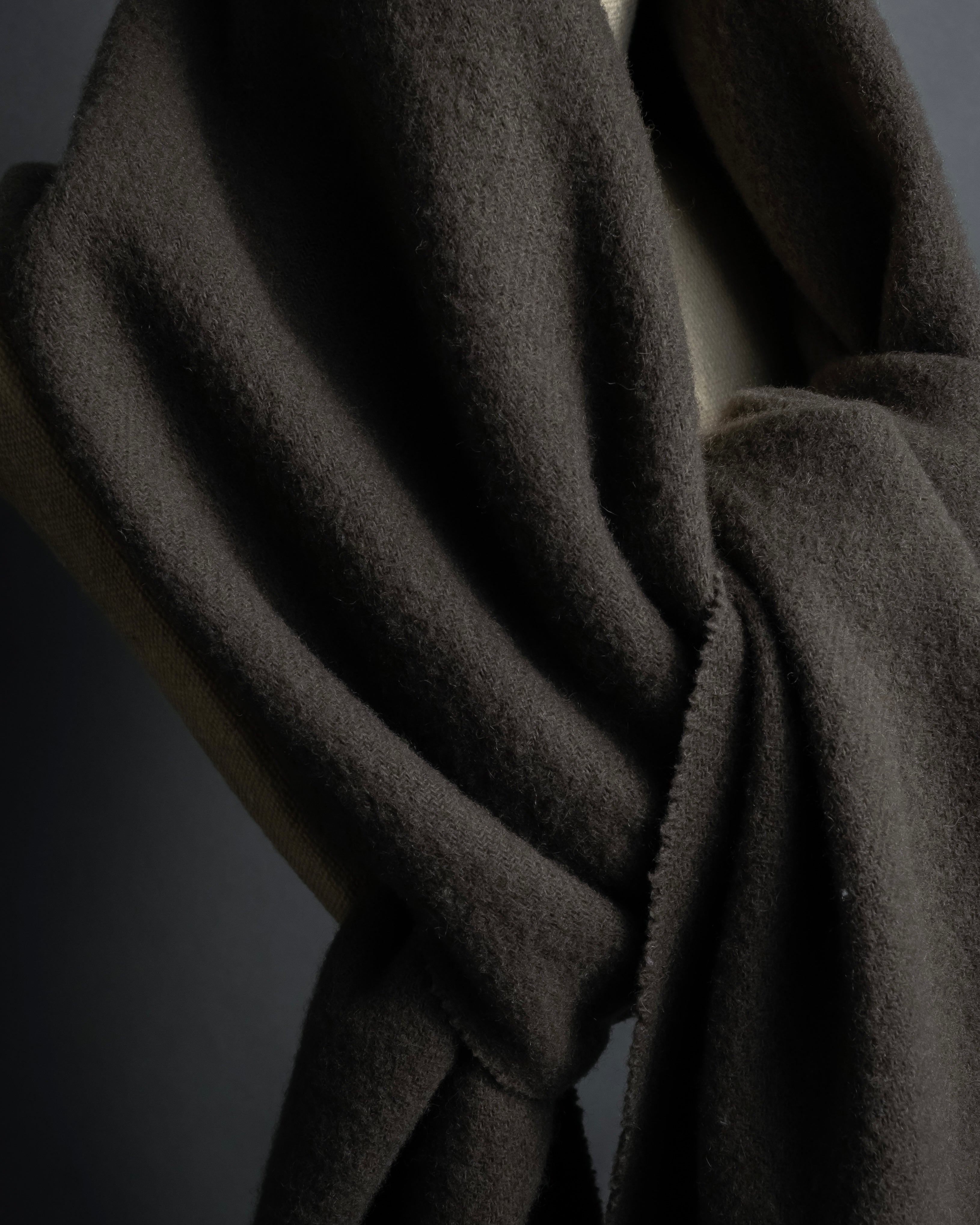 "Vivienne Westwood" Logo engraved wool long muffler