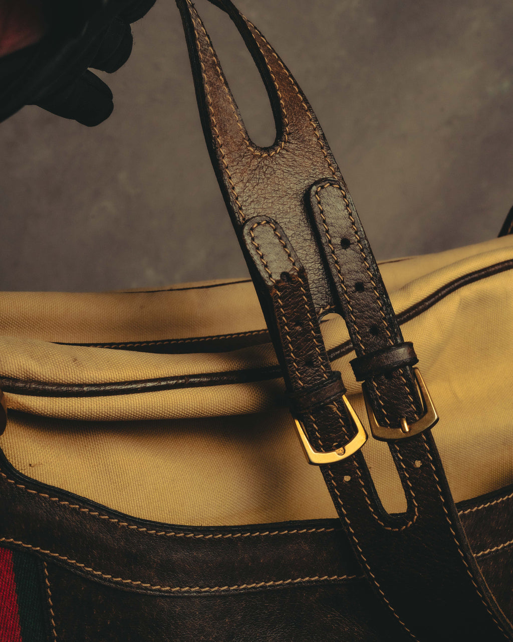"GUCCI" 70's Iconic web travel shoulder bag
