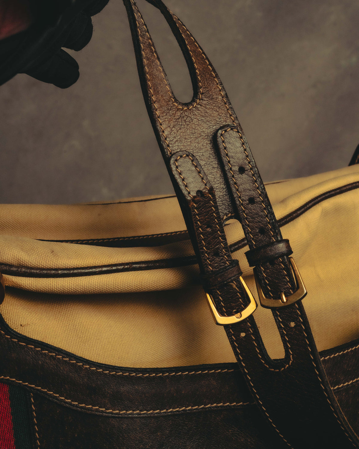 "GUCCI" 70's Iconic web travel shoulder bag