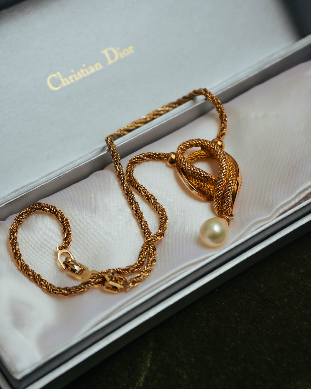 –SPECIAL– “Christian Dior” 80’s-90’s rope knot pearl drop necklace