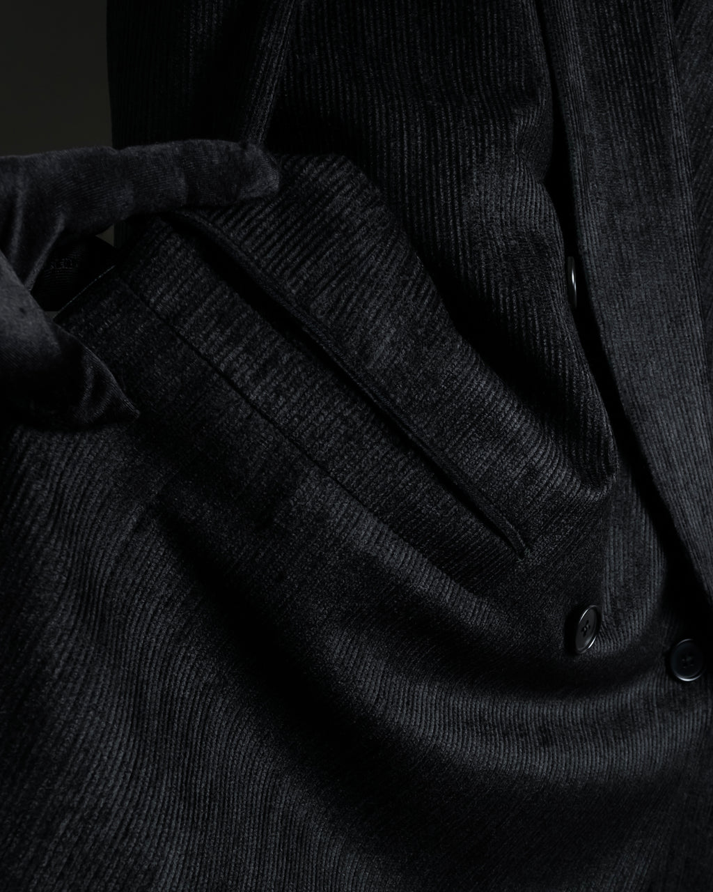 “Gianni Versace” 80’s-90’s Shadowed-texture tailored jacket