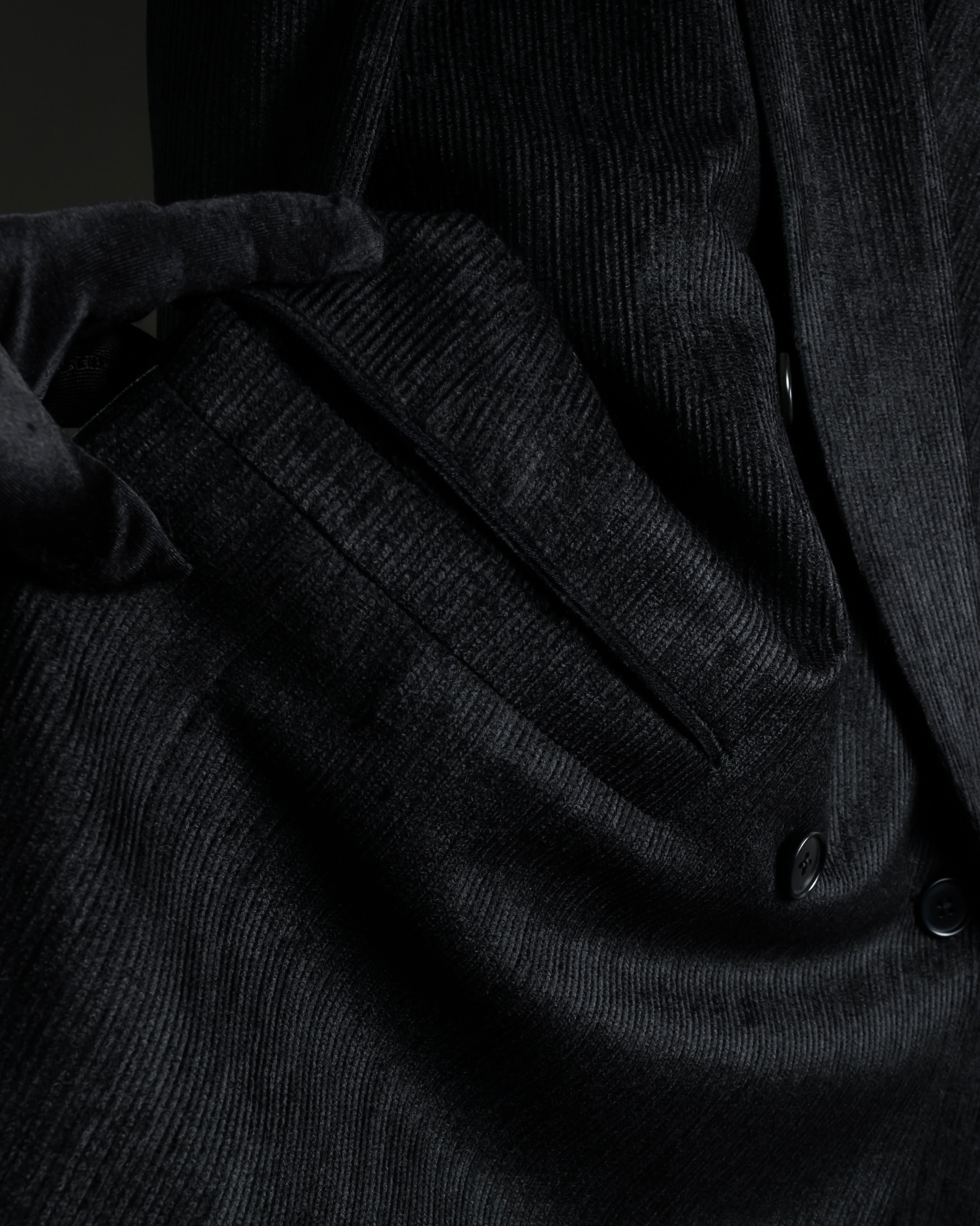 “Gianni Versace” 80’s-90’s Shadowed-texture tailored jacket