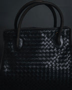 –SPECIAL– "BOTTEGA VENETA"
90’s-00’s intrecciato trapezoid handle bag