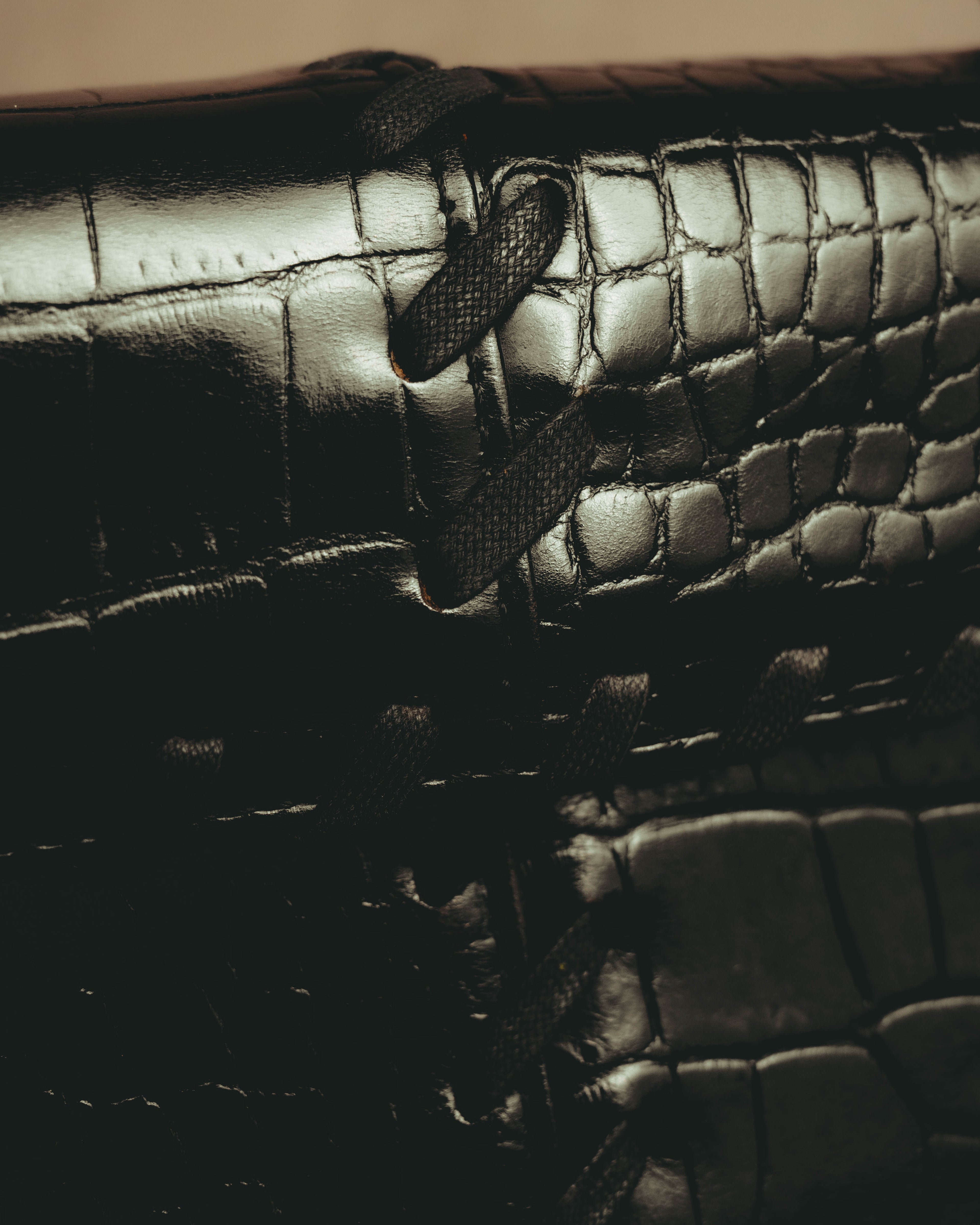 -SPECIAL- “Yves Saint Laurent” 80’s-90’s Crocodile embossed lace-up handbag