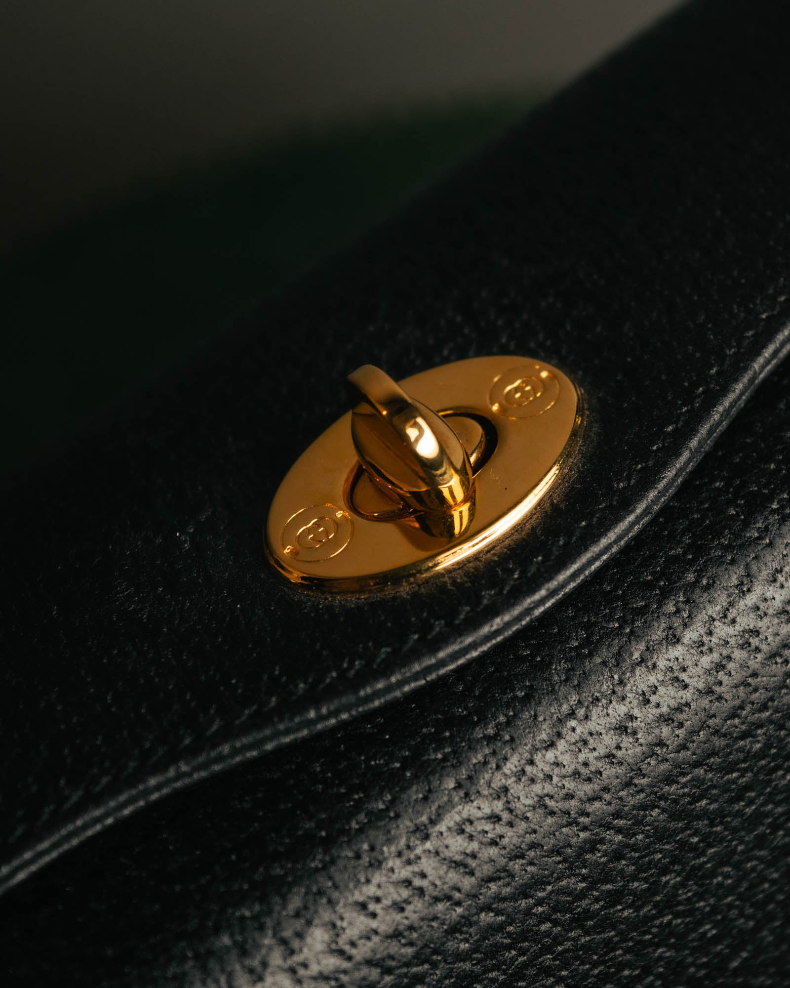 -SPECIAL- “GUCCI” 70’s-80’s Pigskin leather turn lock handbag