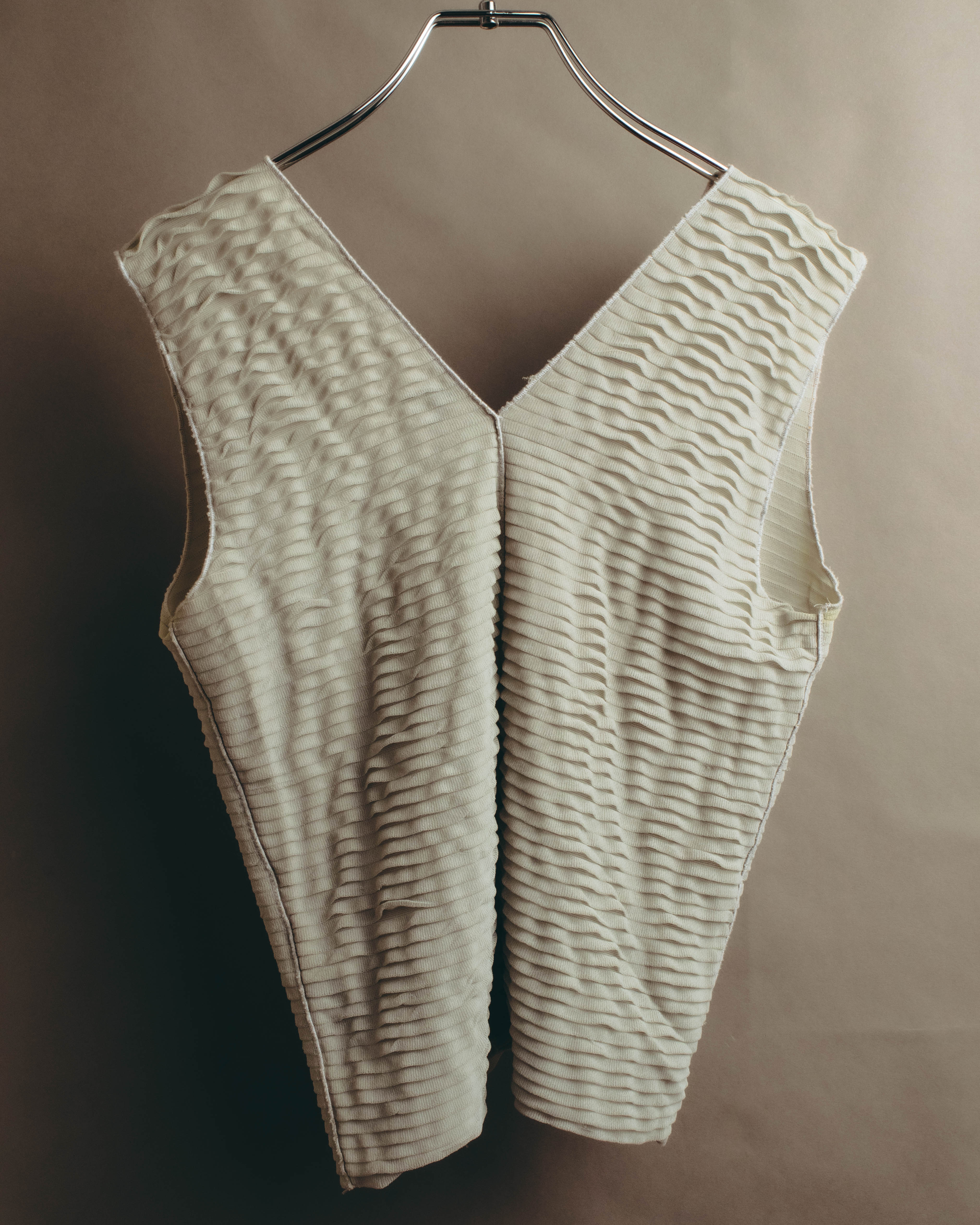 “GIORGIO ARMANI” 2000’s Textured wave knit vest