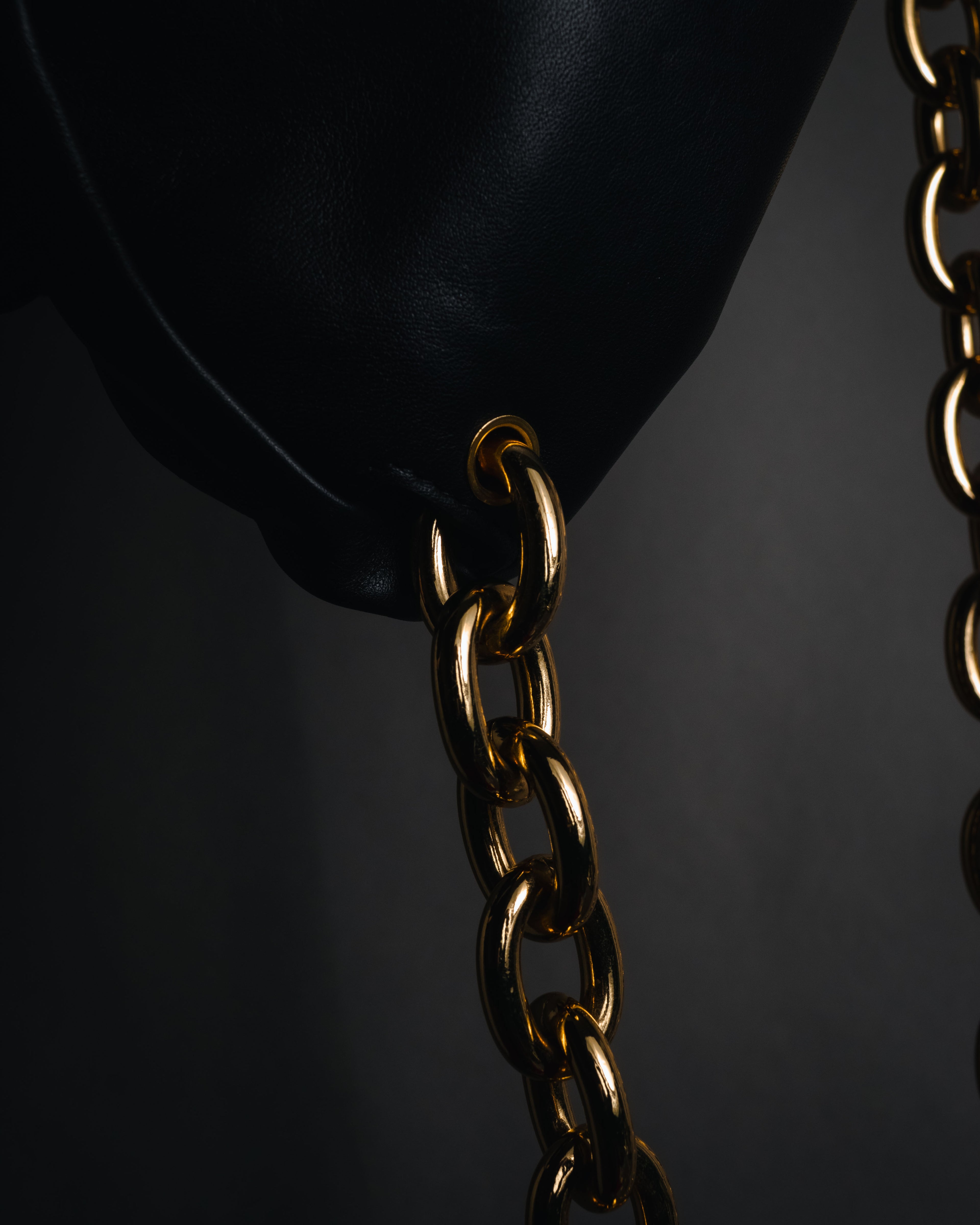 –SPECIAL– "BOTTEGA VENETA" 20’s sculptural chain pouch clutch