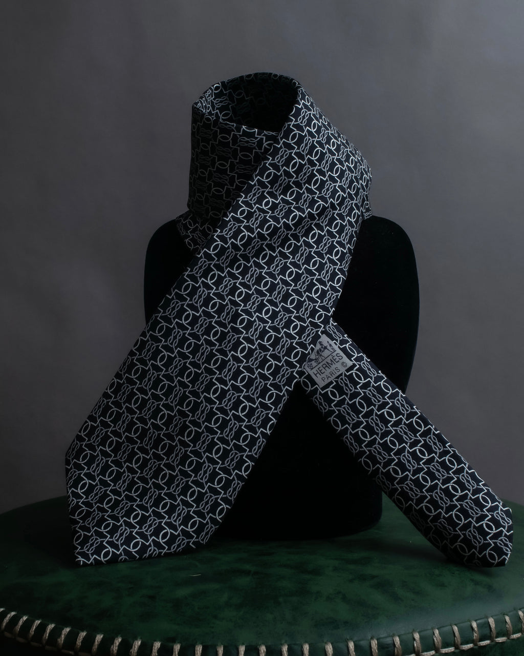 "HERMES" Chain motif silk necktie