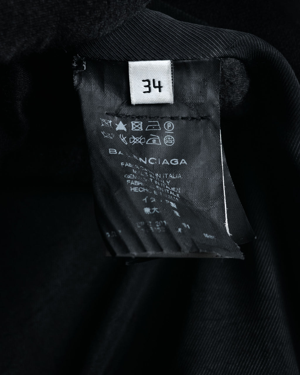 –SPECIAL– “BALENCIAGA” 2006-2012 Sculpted smoking jacket