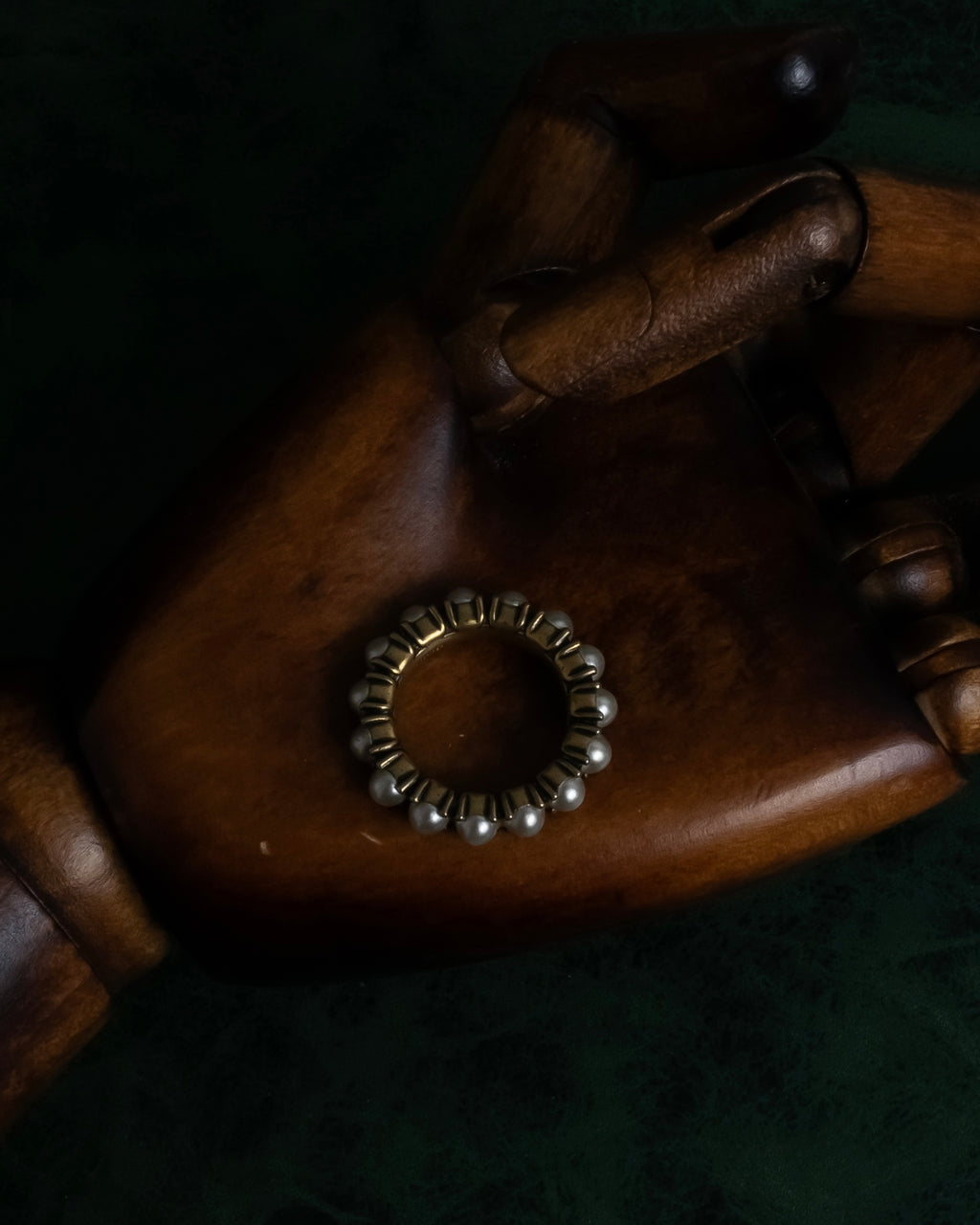 "Christian Dior" Eternity design pearl arrangement gold ring