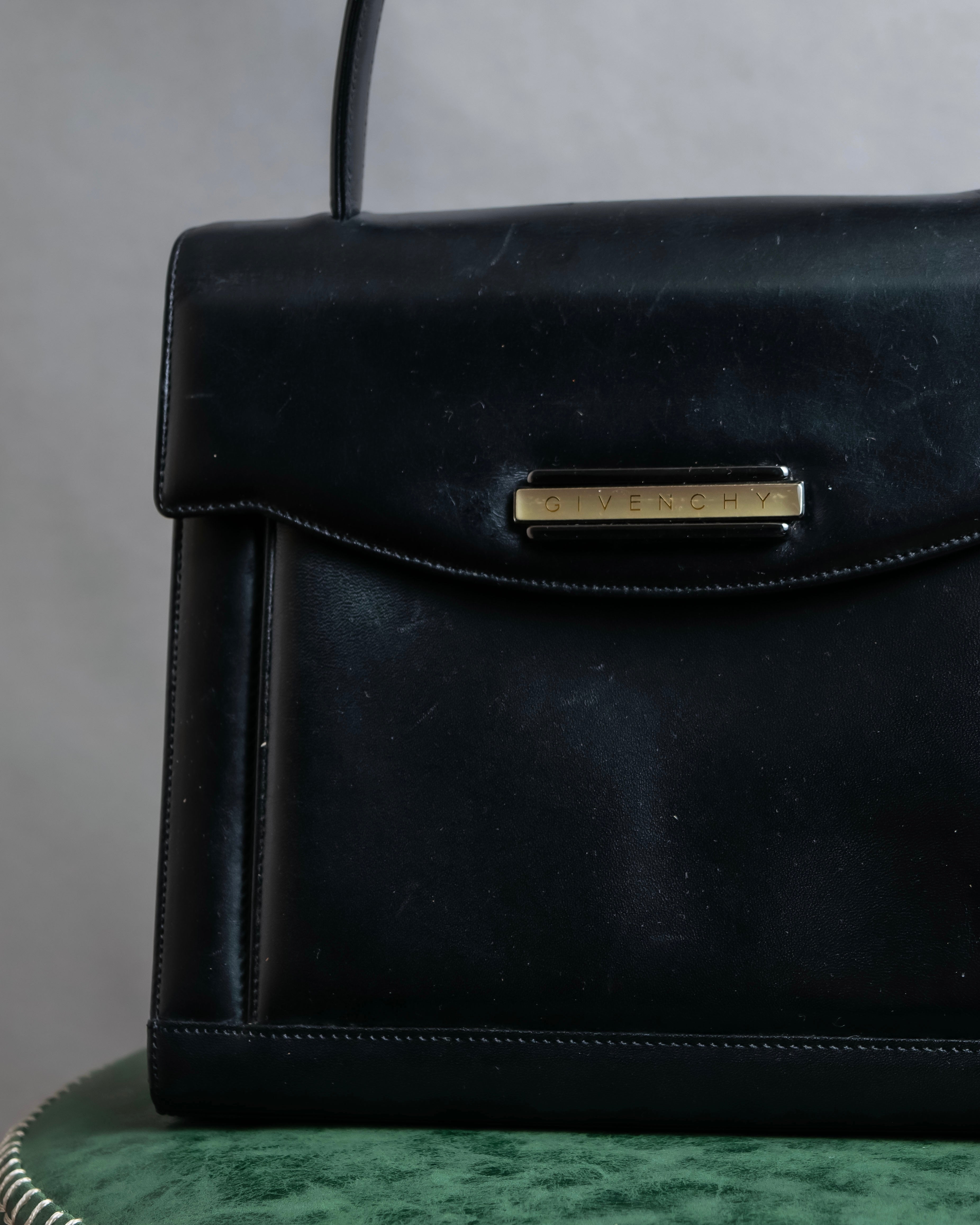 "GIVENCHY" Trapezoid design one handle design leather bag