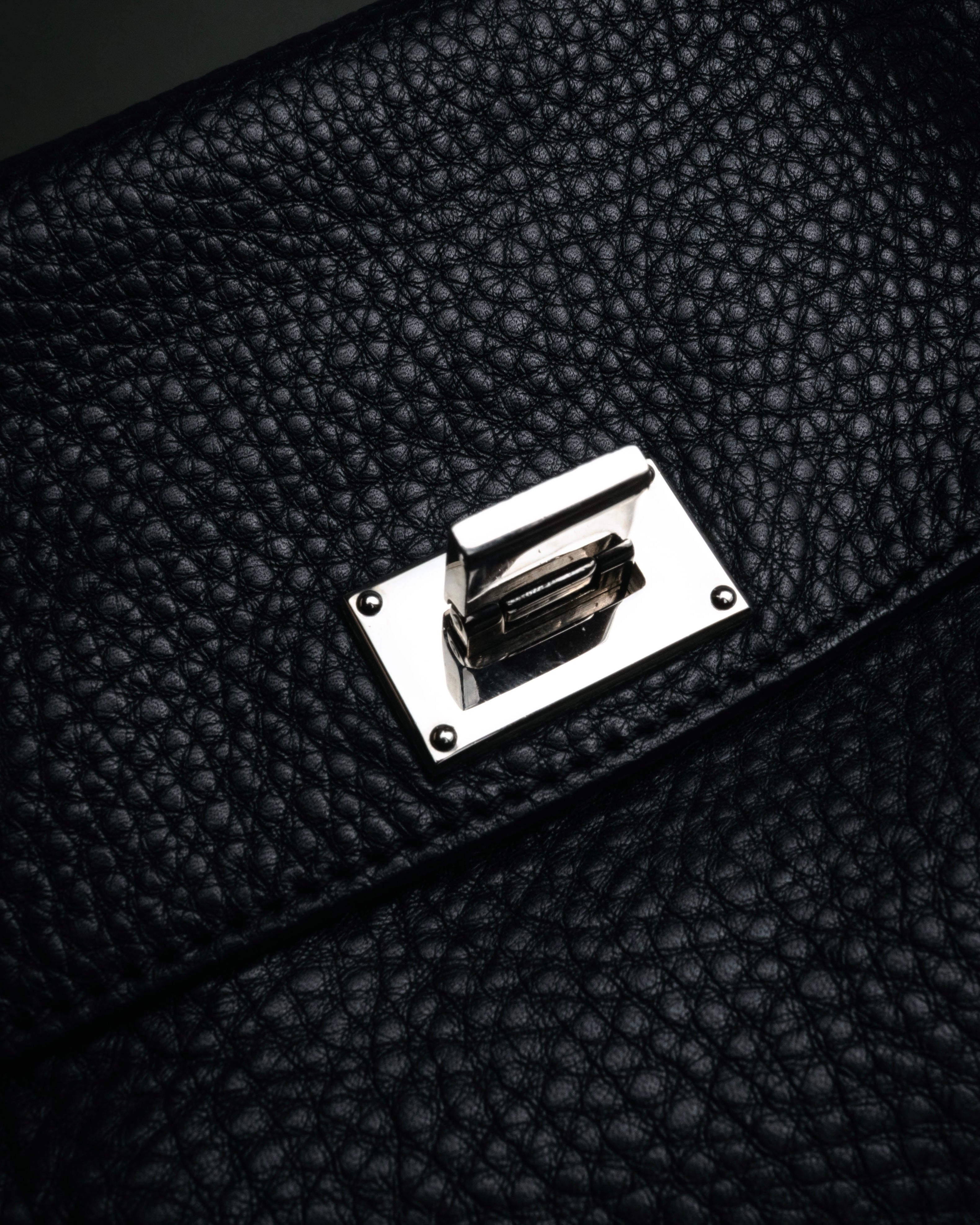 “TIFFANY & CO.” 2010’s Grained leather chain shoulder bag