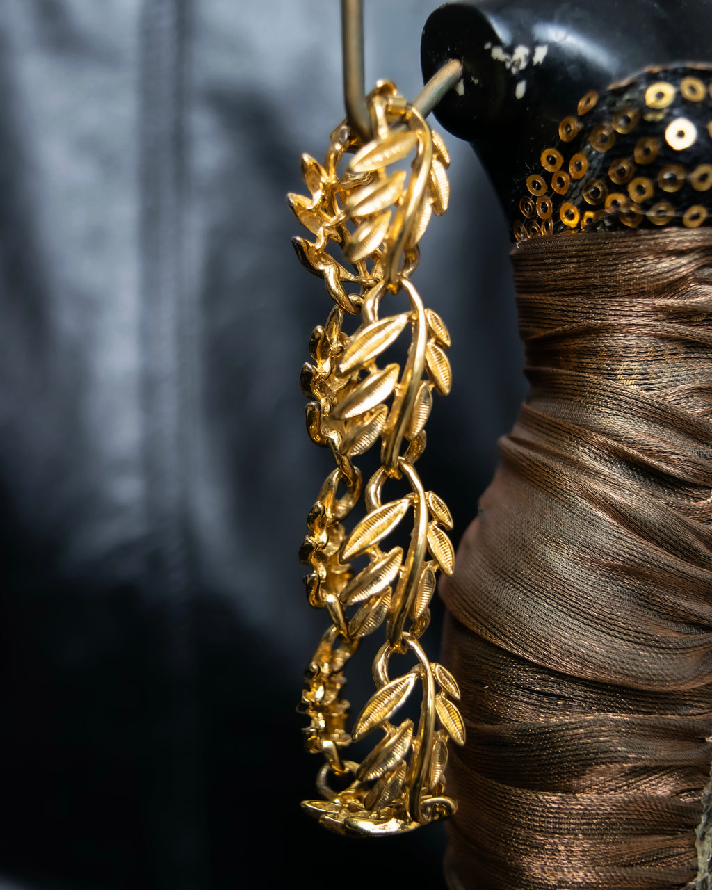 Vintage Leaf-shaped gold bracelet