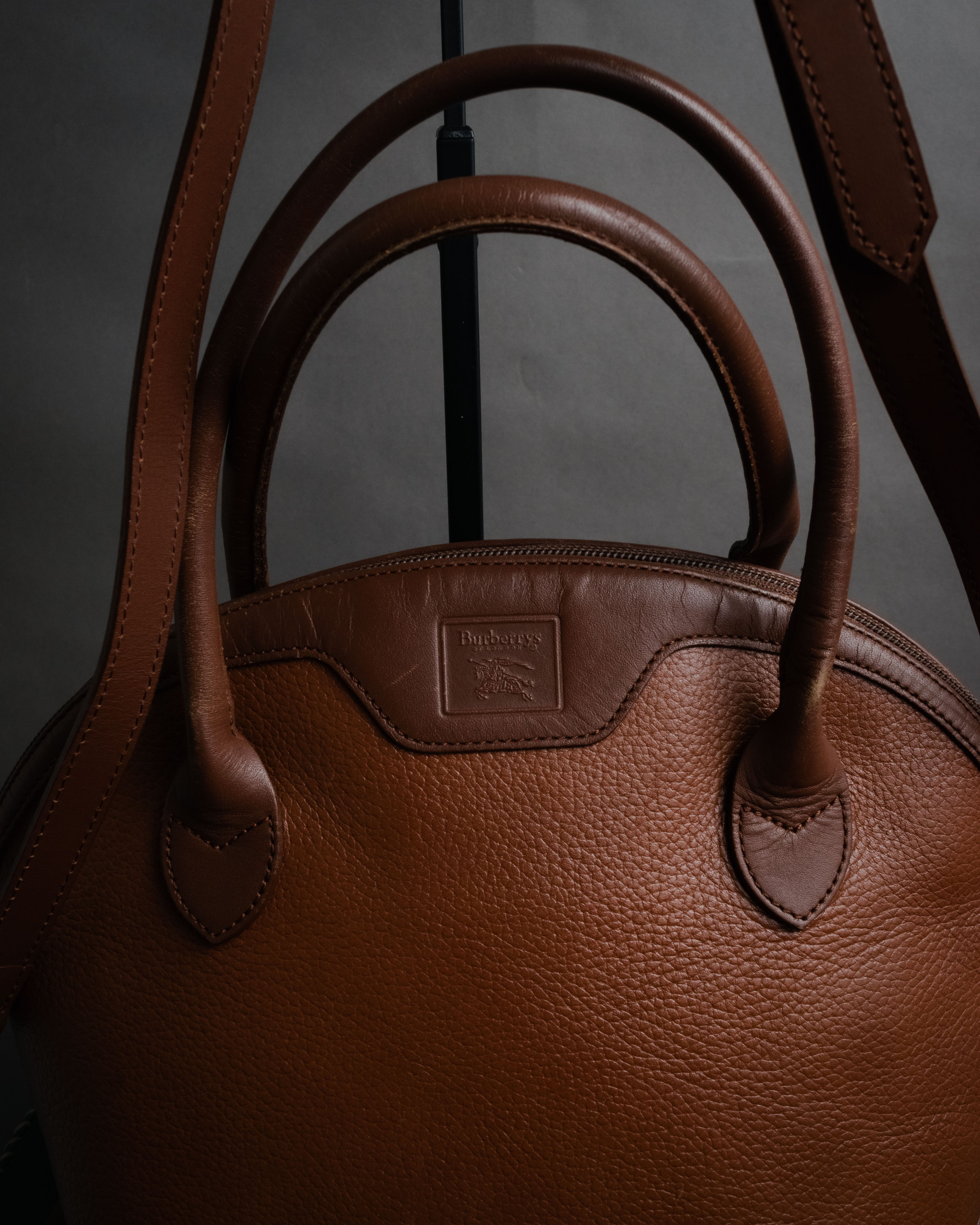 “Burberrys” 90’s Grain leather dome bag