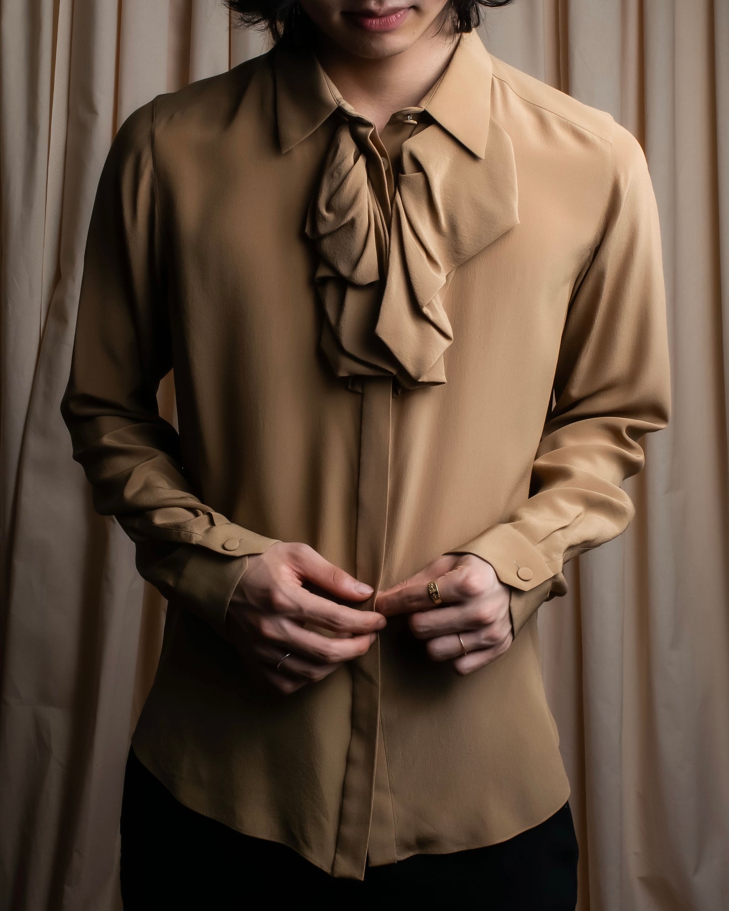 "AQUILAND RIMONDI" 100% silk bowtie design fly front shirt