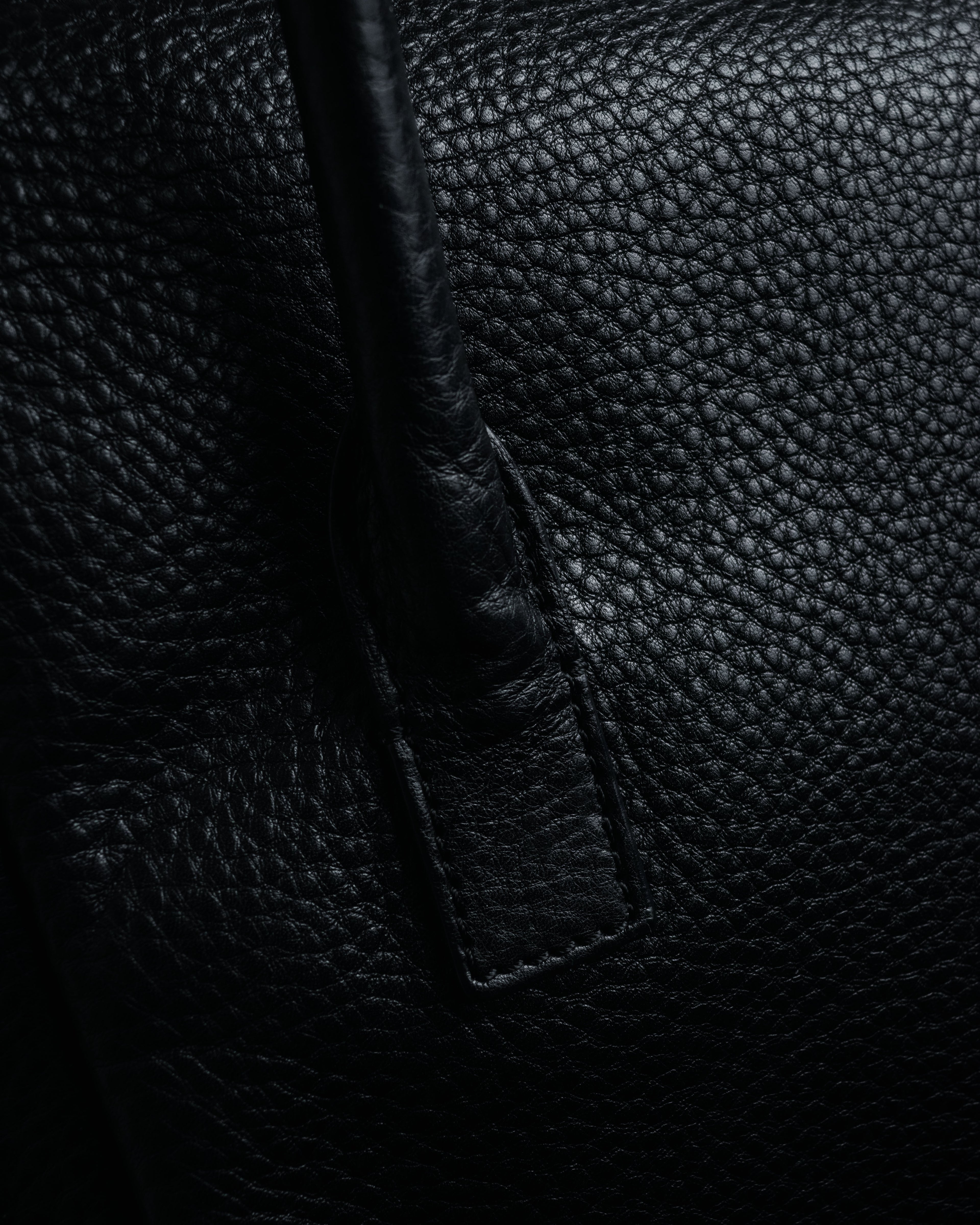 “TIFFANY & CO.” 2010’s Grained leather chain shoulder bag