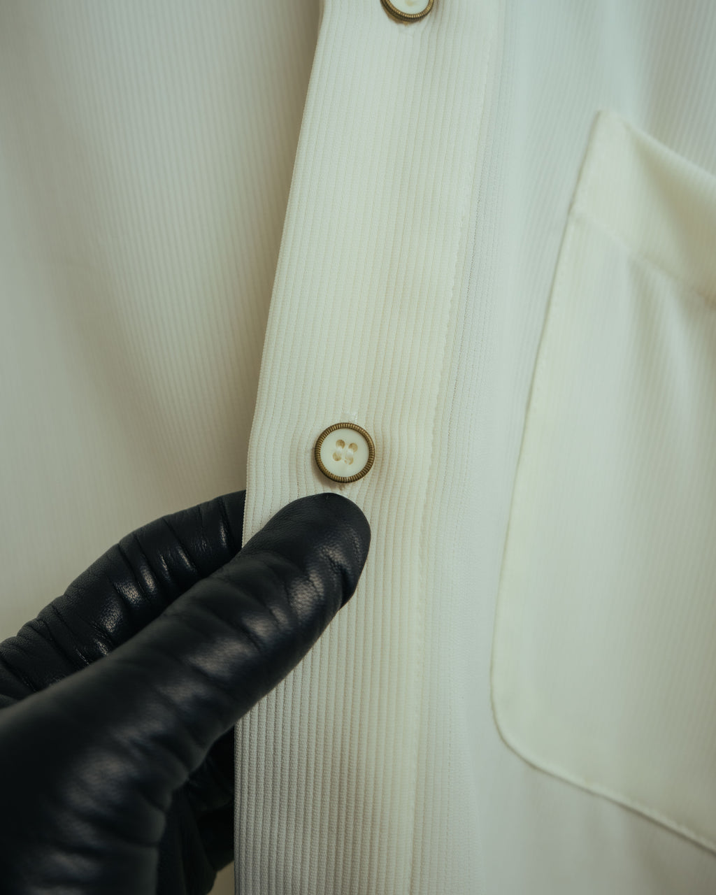 -MOOD Vintage Collections-
90’s Fine ridge ivory drape shirt