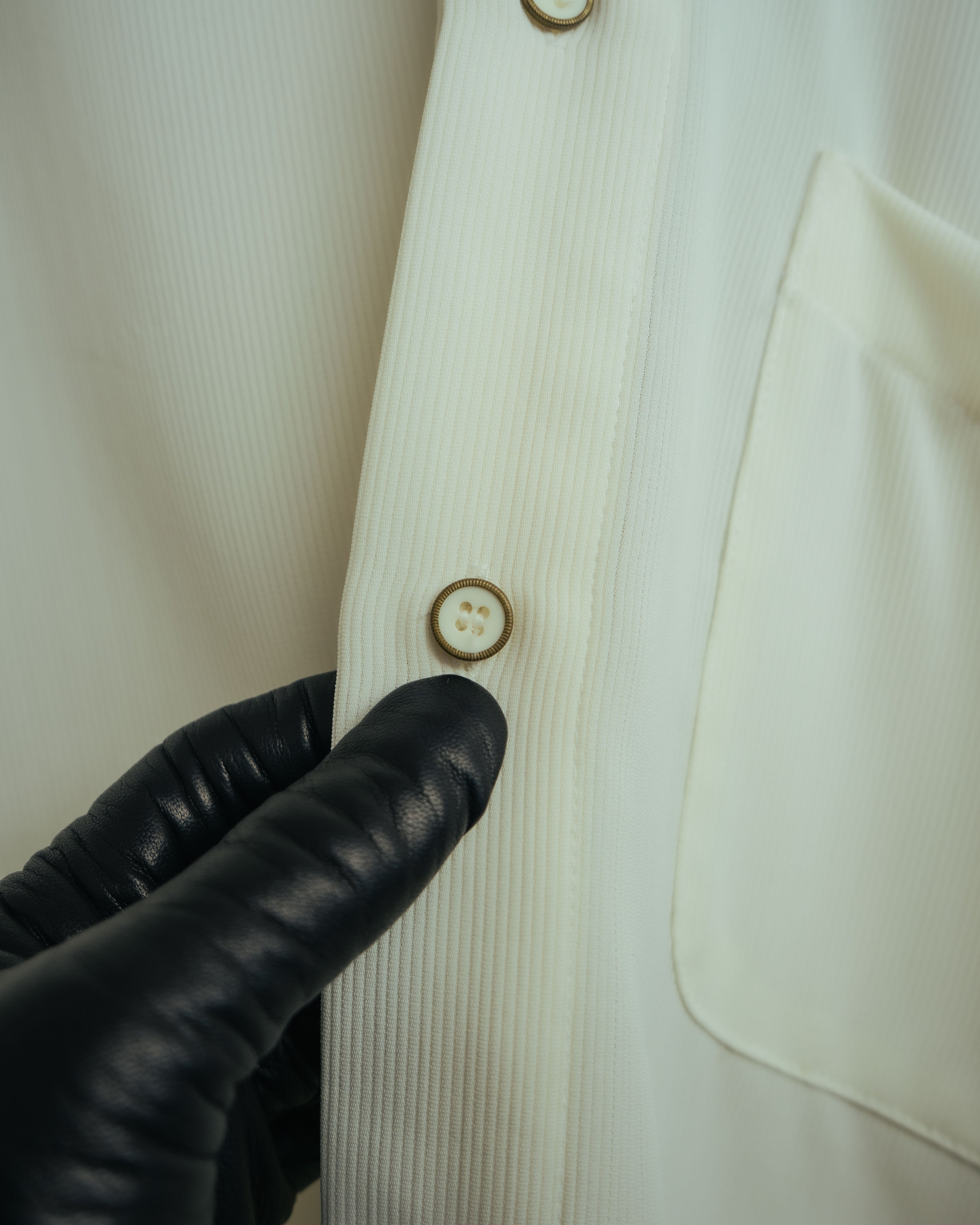 -MOOD Vintage Collections-
90’s Fine ridge ivory drape shirt