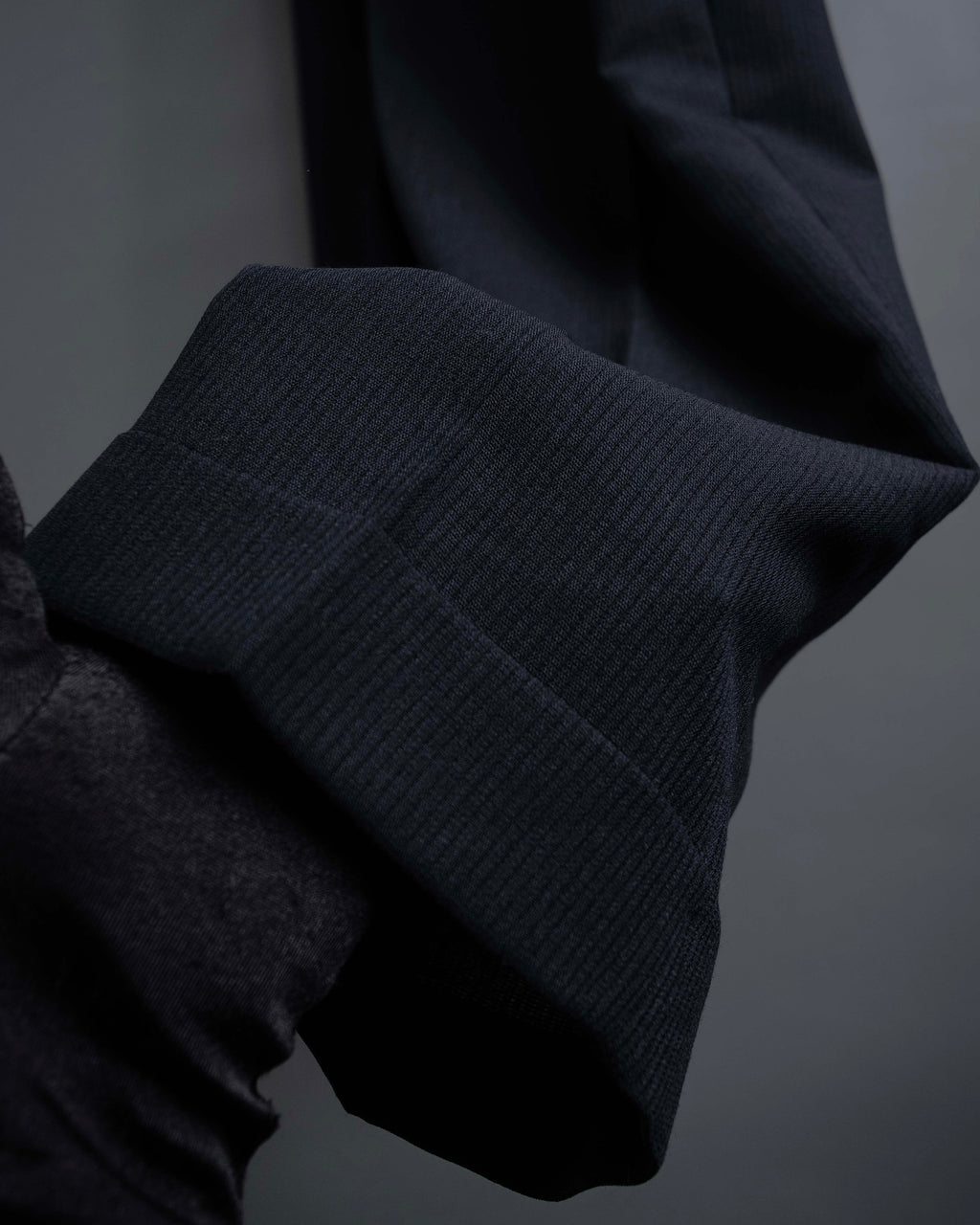 "GIORGIO ARMANI" LE COLLEZIONI line shadow stripe pattern set up