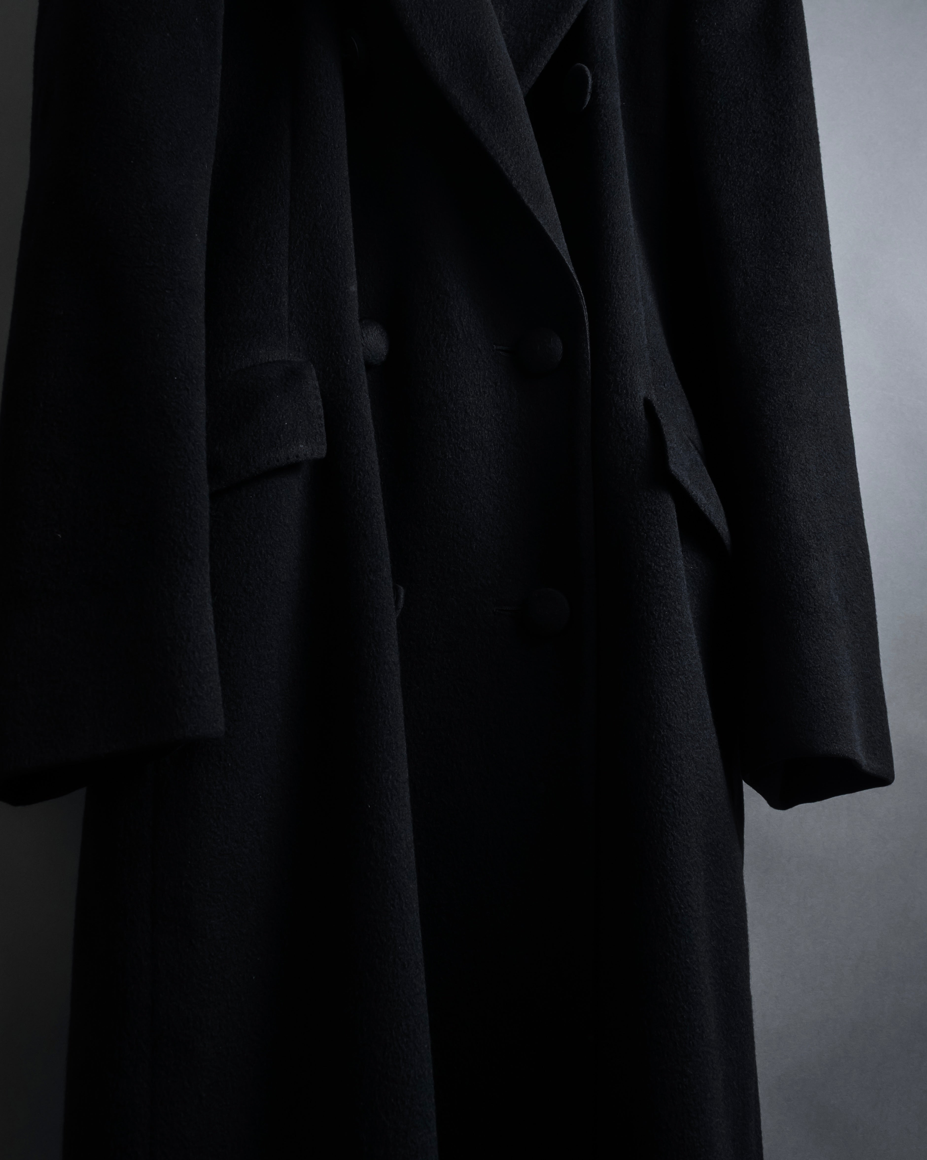 "Aquascutum" Elegantly tailored double-breasted long chester coat