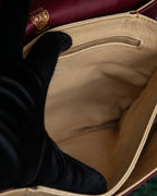 "GUCCI" Aristocratic crest charm suede shoulder bag