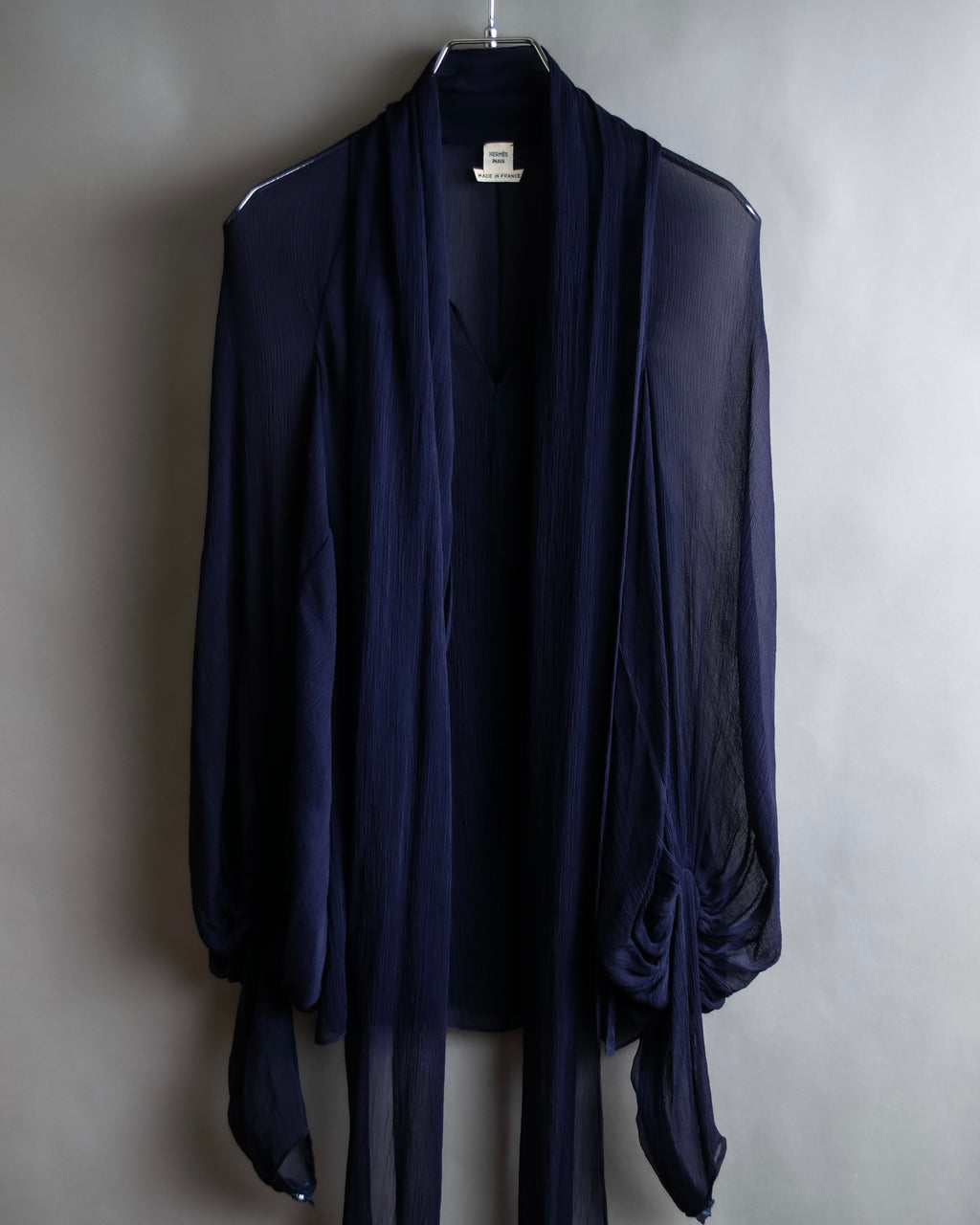 "HERMES" Bowtie detail balloon sleeve sheer pullover