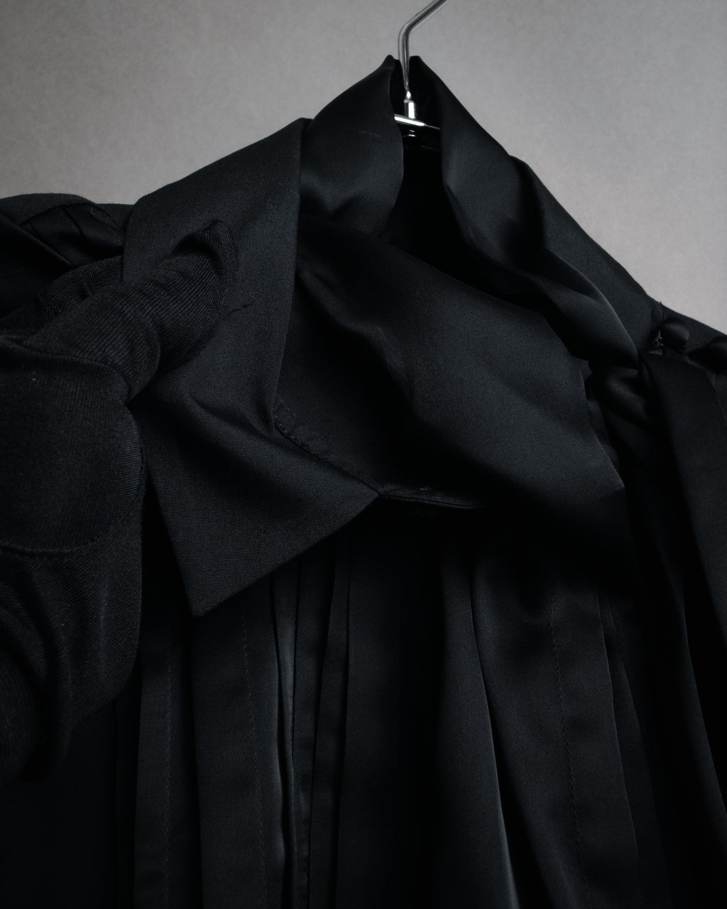 “sacai” 2020 Bow tie hybrid tuxedo shirt